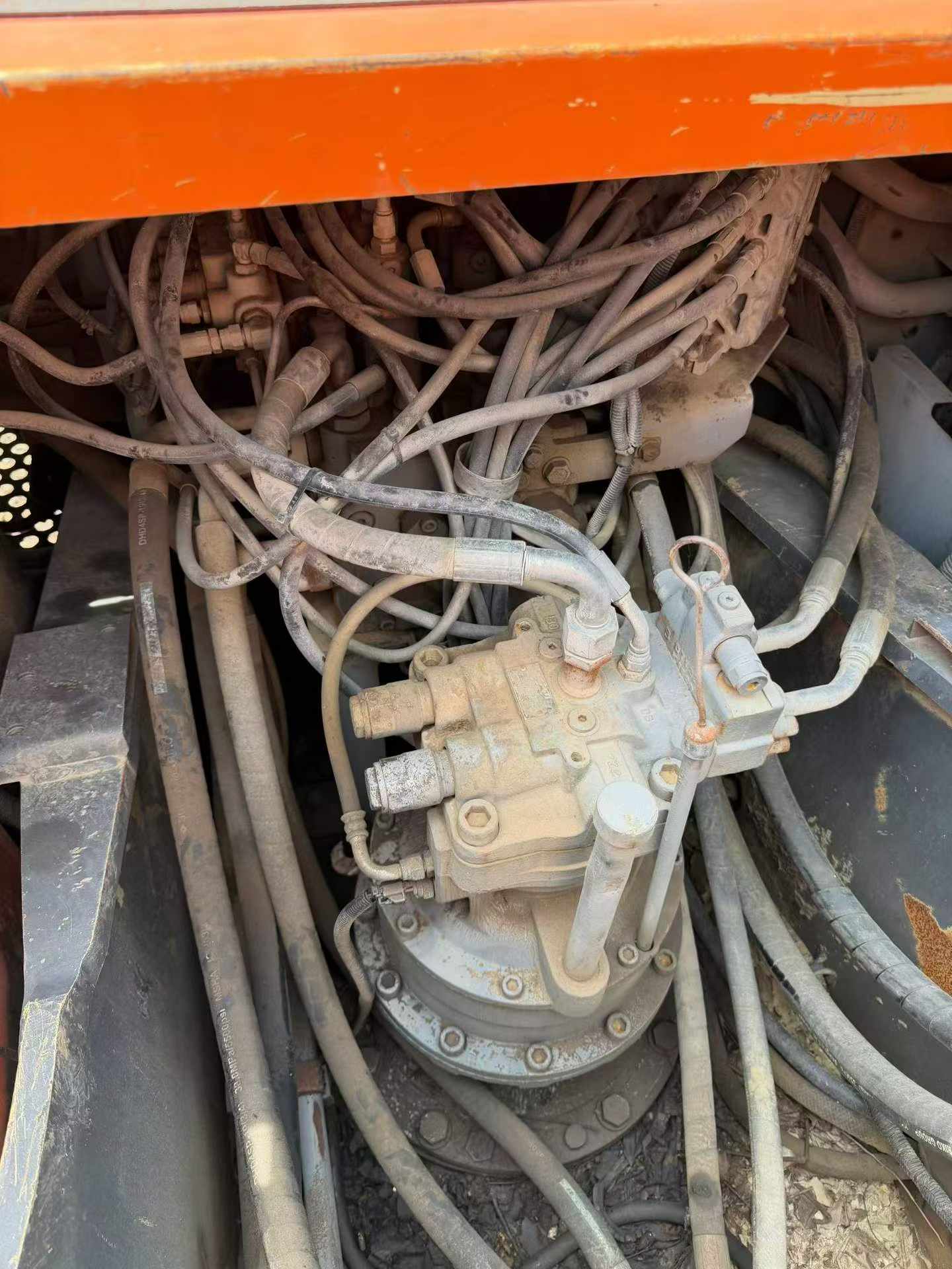 Compre Excavadora Hitachi EX200-3 Usada / 6 Compre Excavadora Hitachi EX200-3 Usada / 6