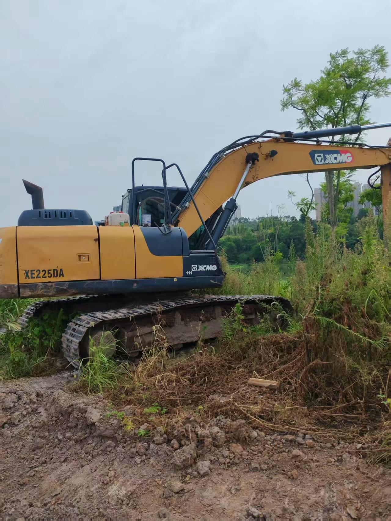 Buy XCMG XE200 Used Excavator