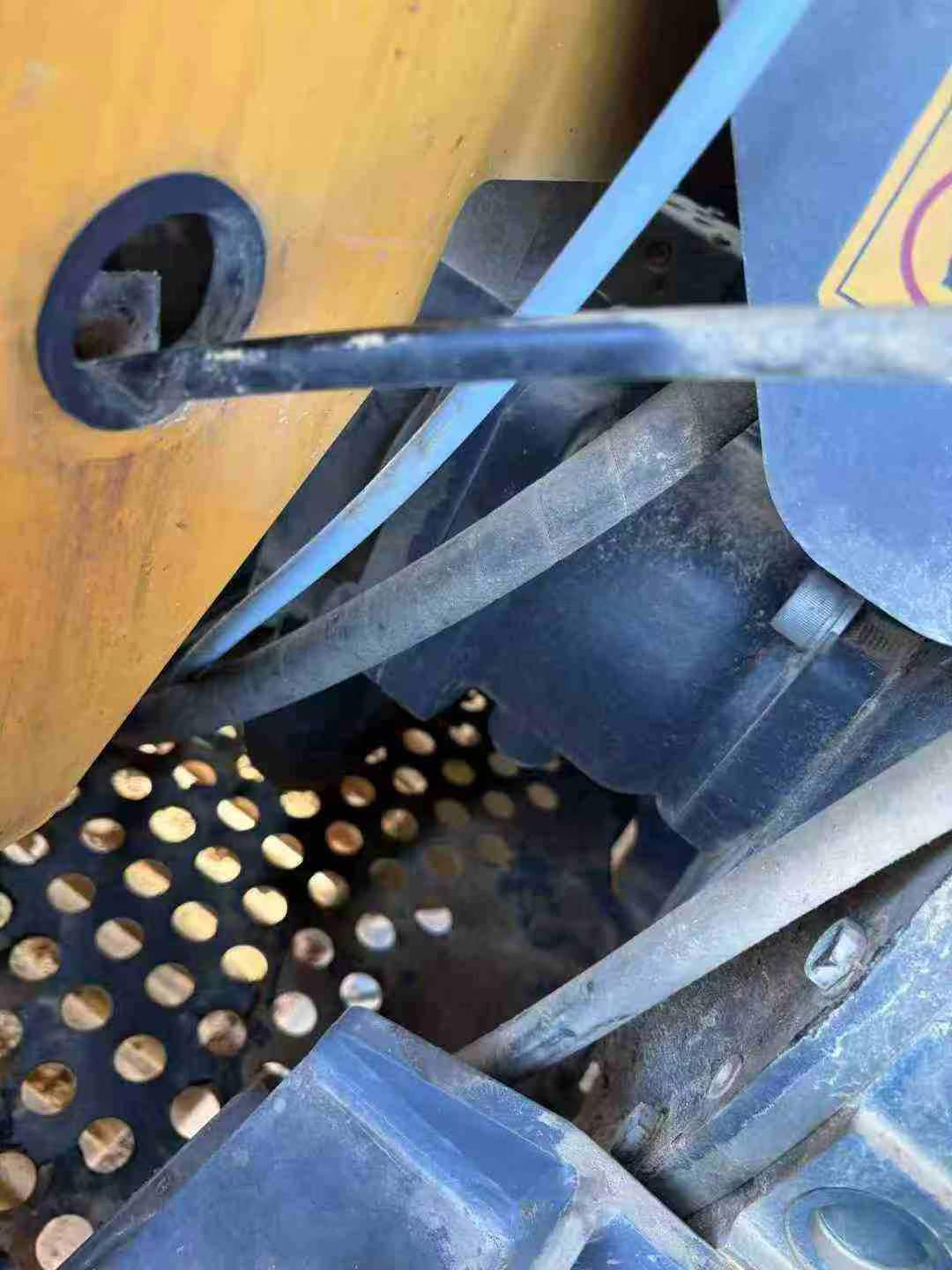 شراء حفارة XCMG XE75C مستعملة / 9