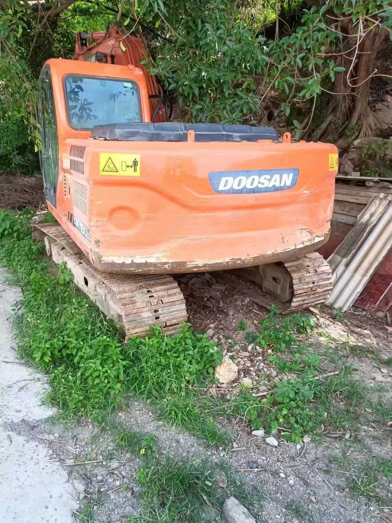Compre Escavadeira Doosan DX15 Usada / 2 Compre Escavadeira Doosan DX15 Usada / 2