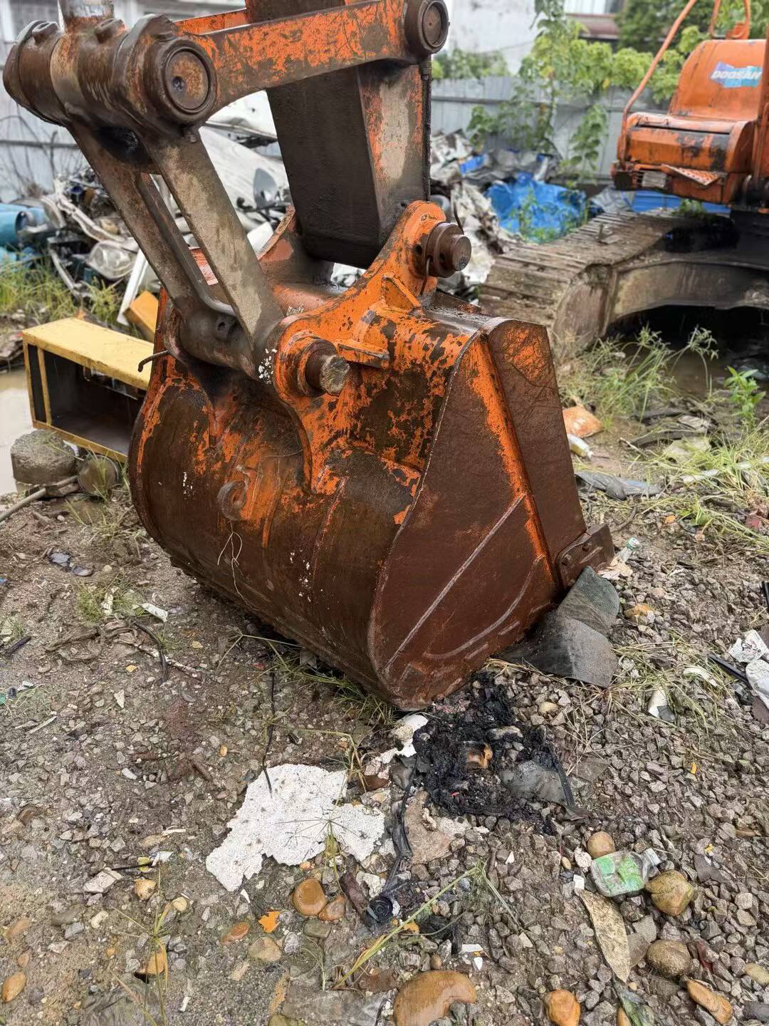 Buy Doosan DH220-7 Used Excavator / 4