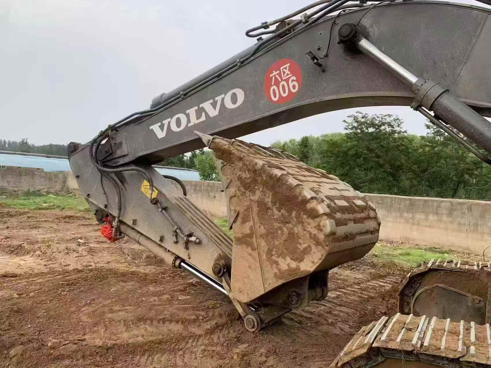 Compre Escavadeira Volvo EC480DL Usada / 7