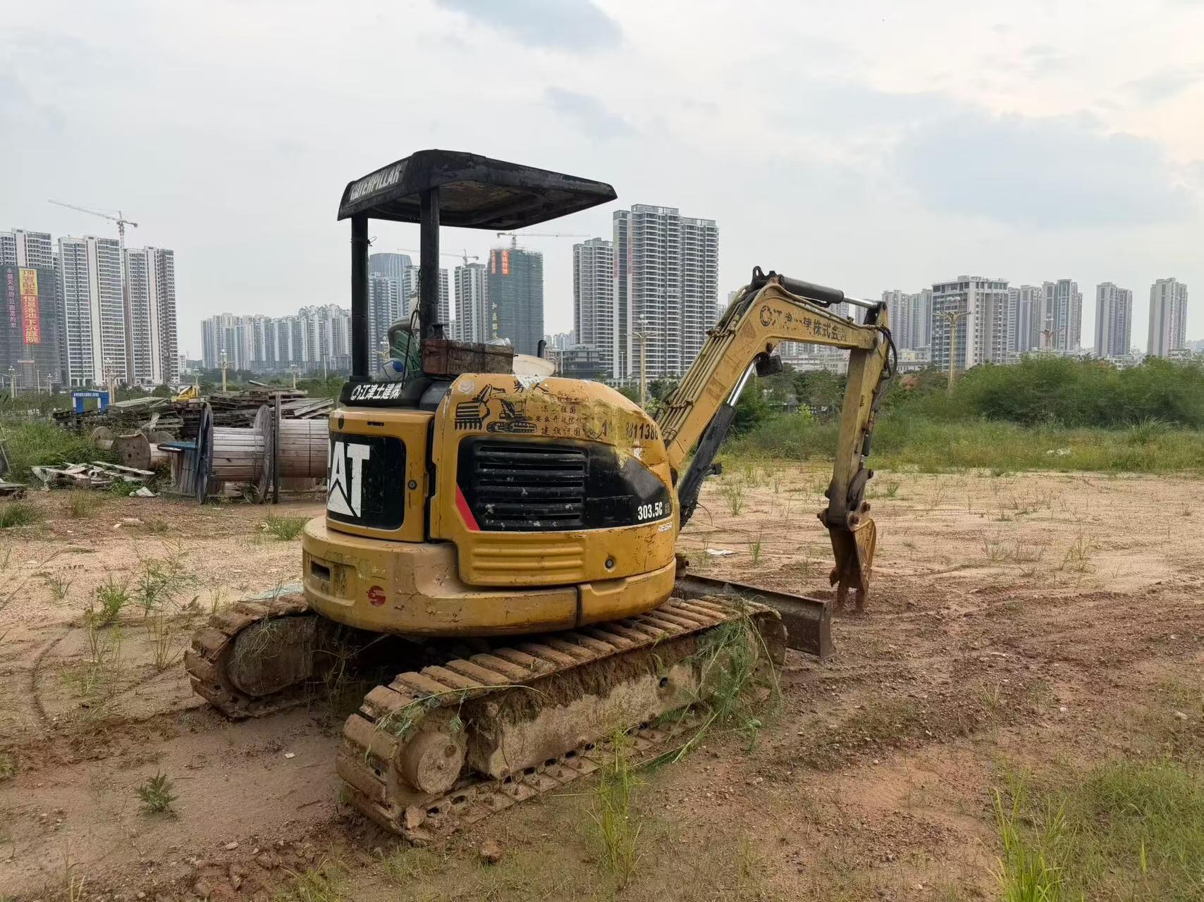 Compre Excavadora Caterpillar 303E Usada / 4