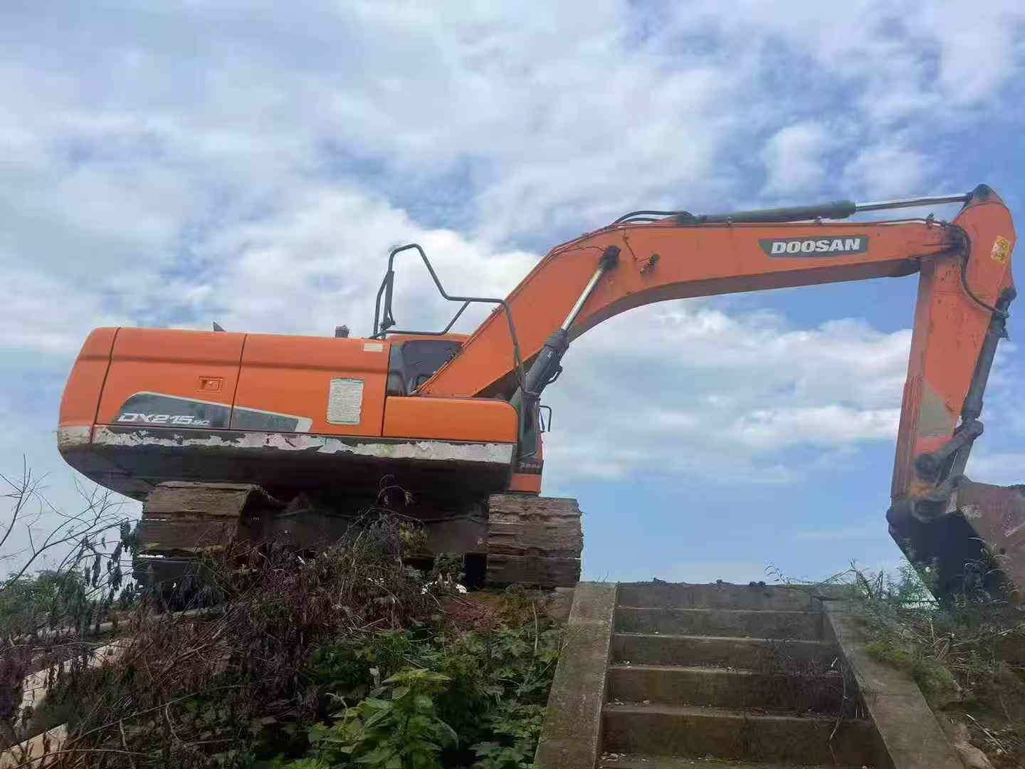 Buy Doosan DH215-9 Used Excavator / 4
