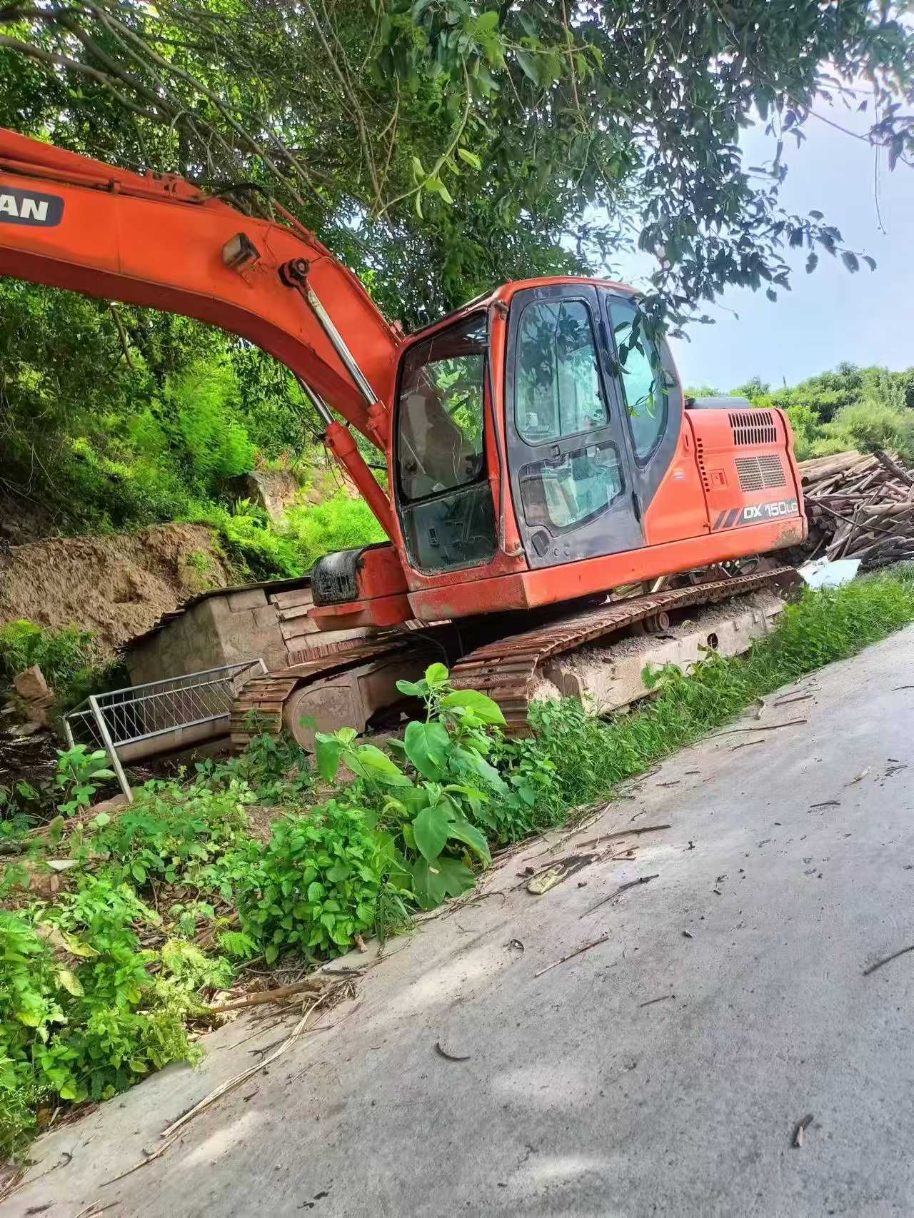 Compre Escavadeira Doosan DX15 Usada / 5 Compre Escavadeira Doosan DX15 Usada / 5