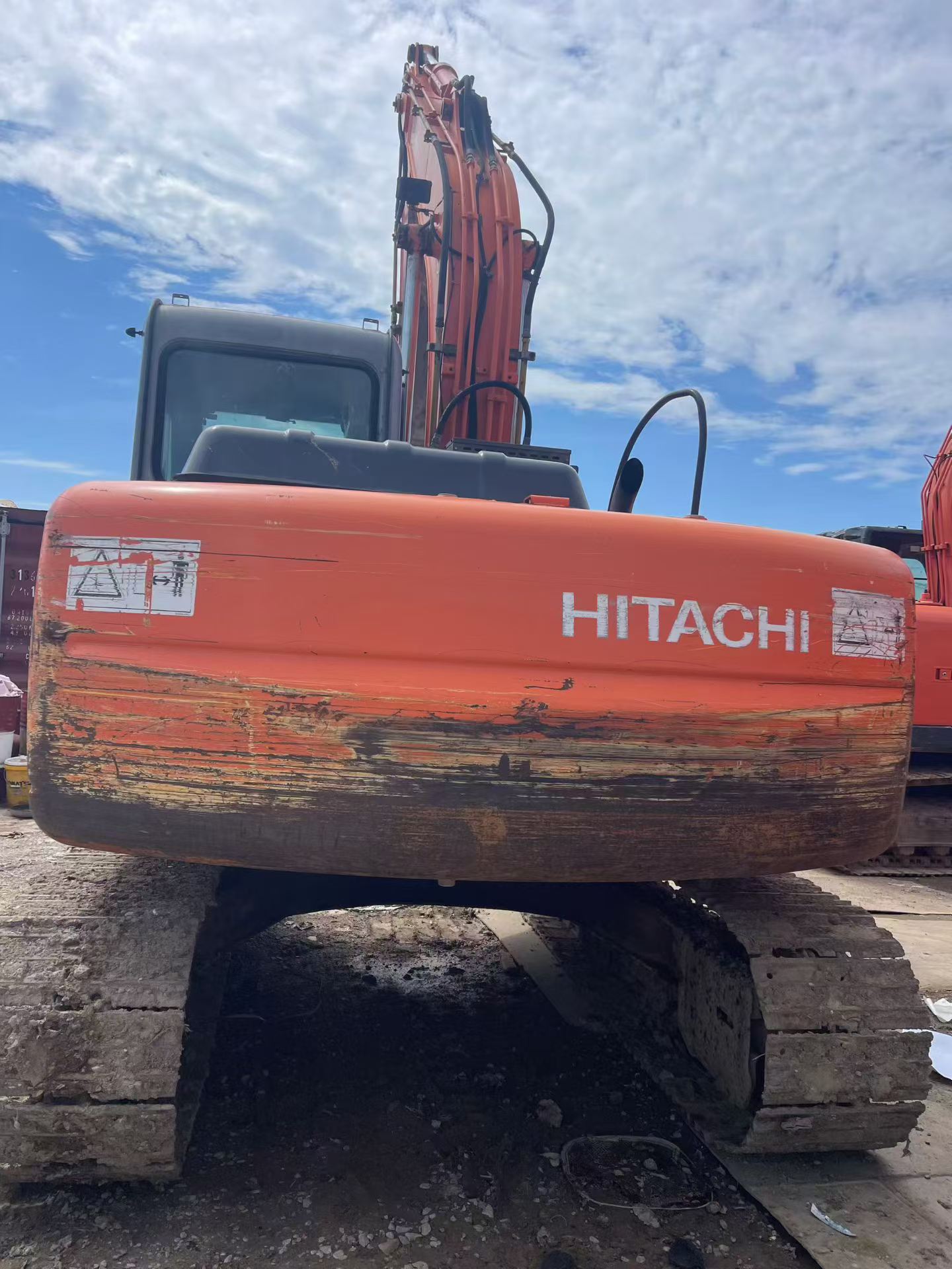 Buy Hitachi EX130H-5 Used Excavator / 2