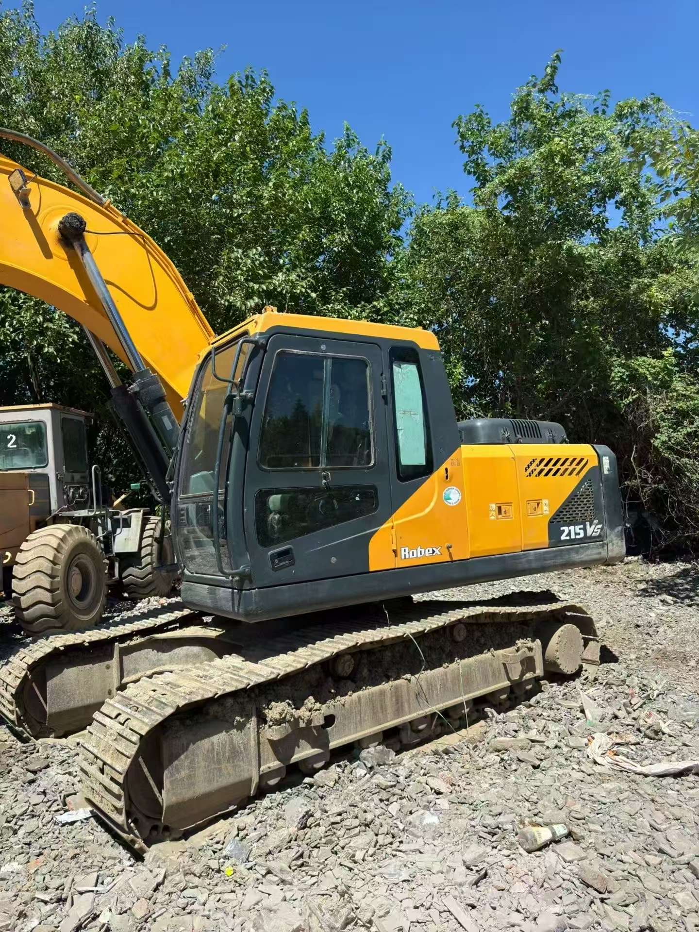 شراء حفارة Hyundai R215-7 مستعملة / 2
