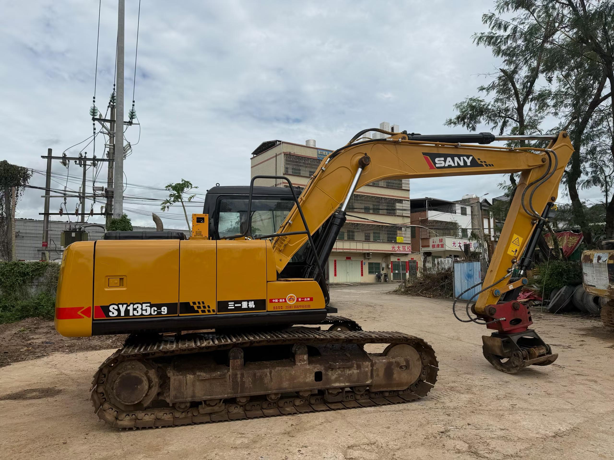Buy Sany SY135 Used Excavator / 2 Buy Sany SY135 Used Excavator / 2
