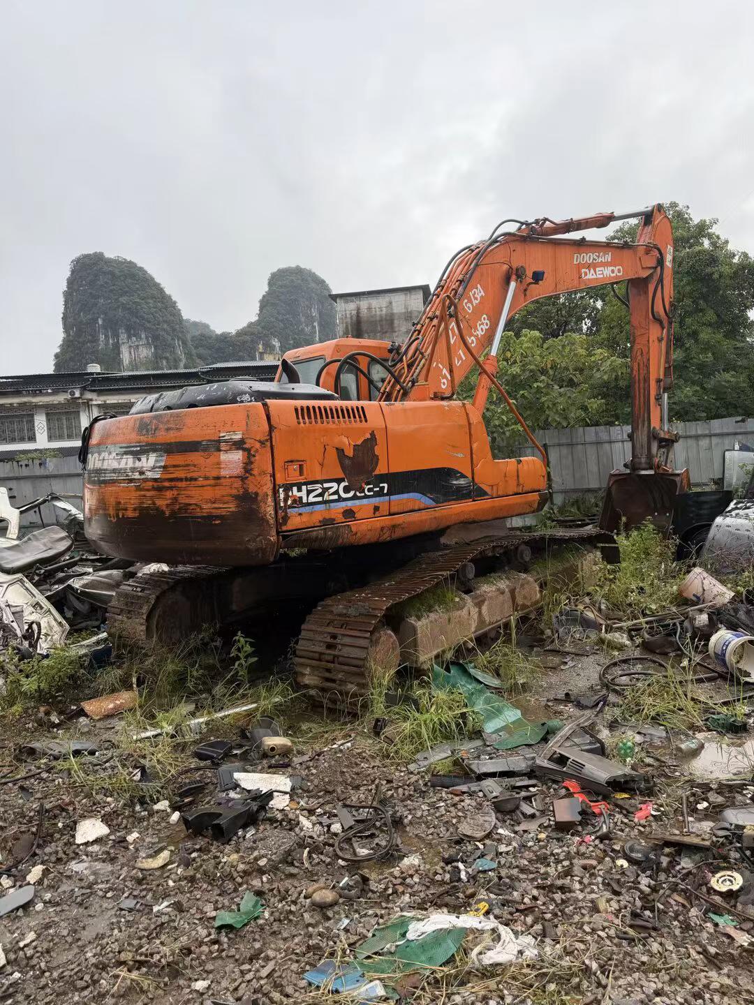 Buy Doosan DH220-7 Used Excavator / 5