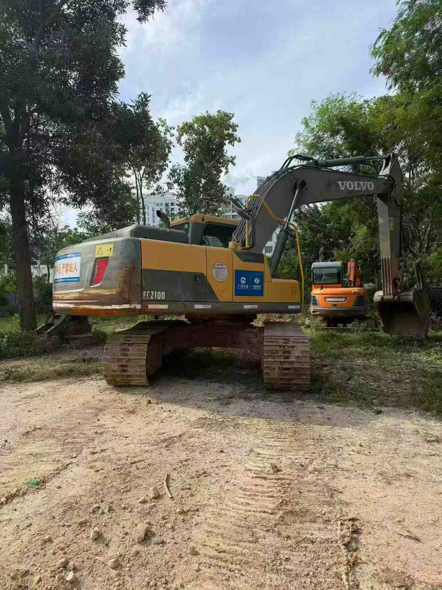 Comprar Volvo EC210B Usado Escavadeira