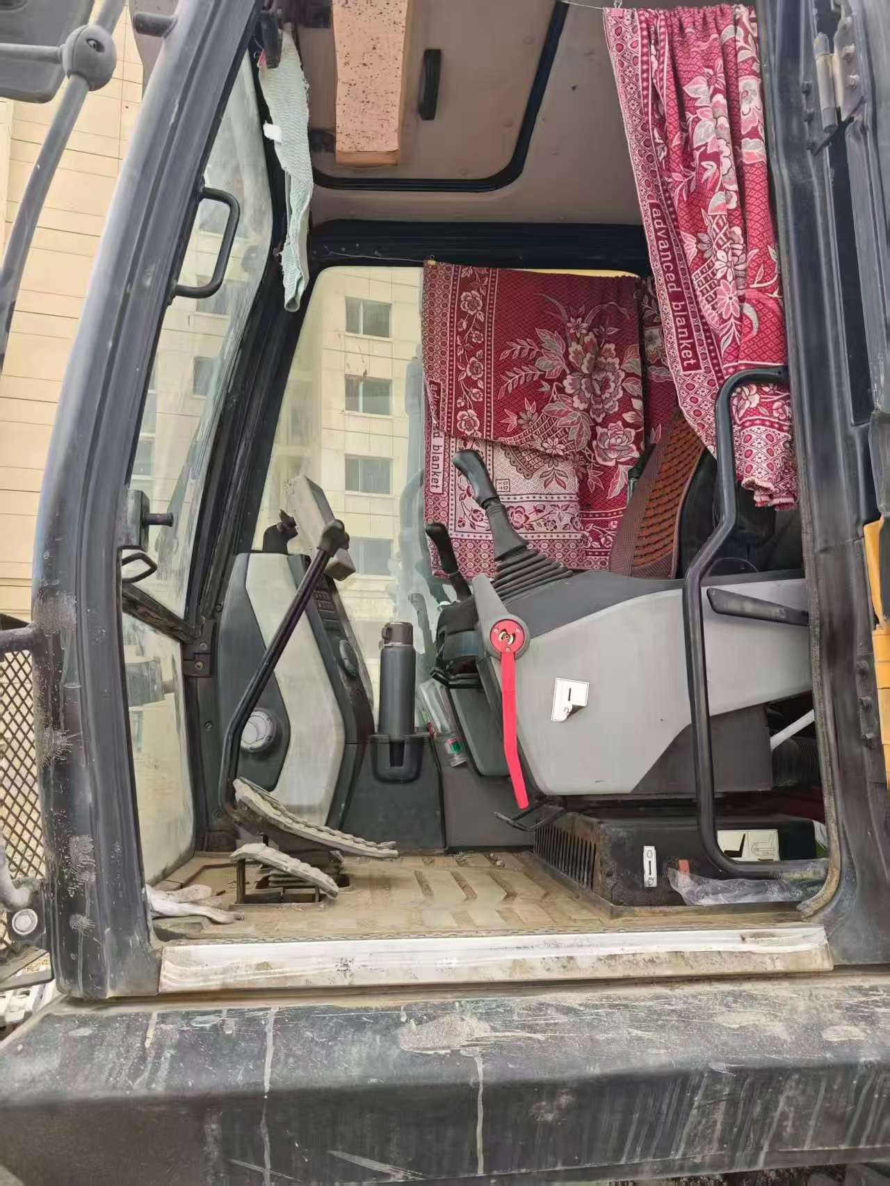 شراء حفارة Sany SY305C مستعملة / 9