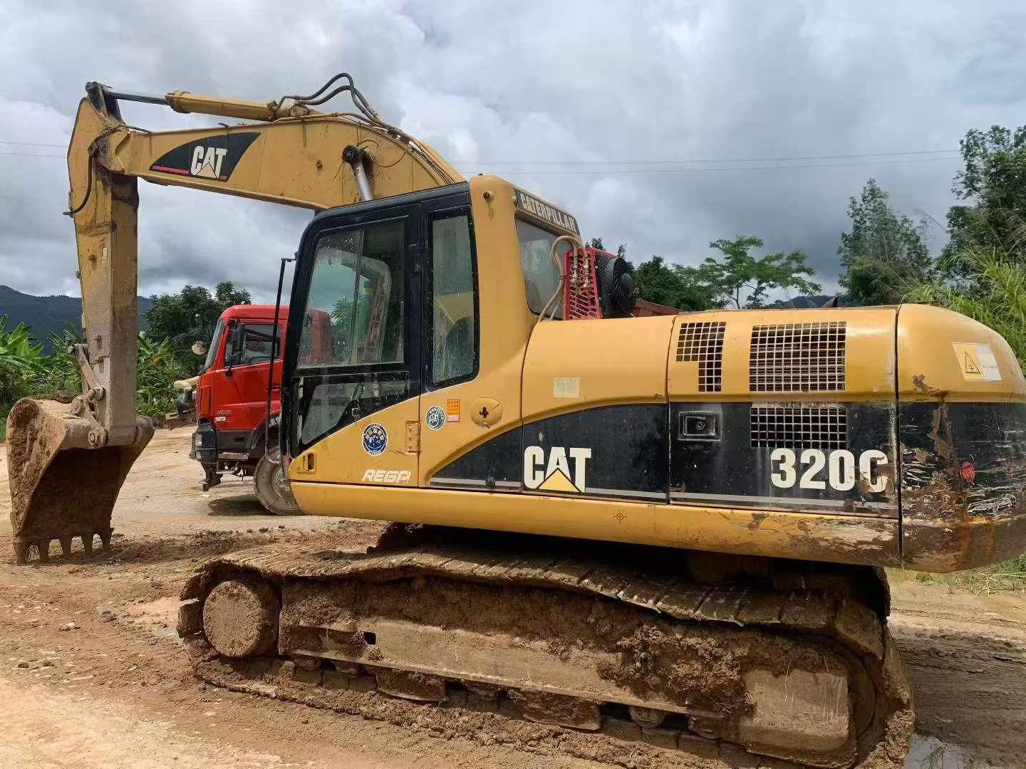 Compre Excavadora Caterpillar 320C Usada / 3