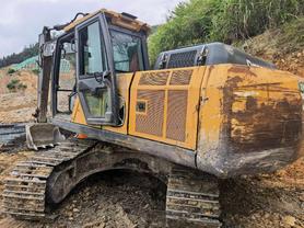 Compre Escavadeira JohnDeere E210 Usada / 8 Compre Escavadeira JohnDeere E210 Usada / 8