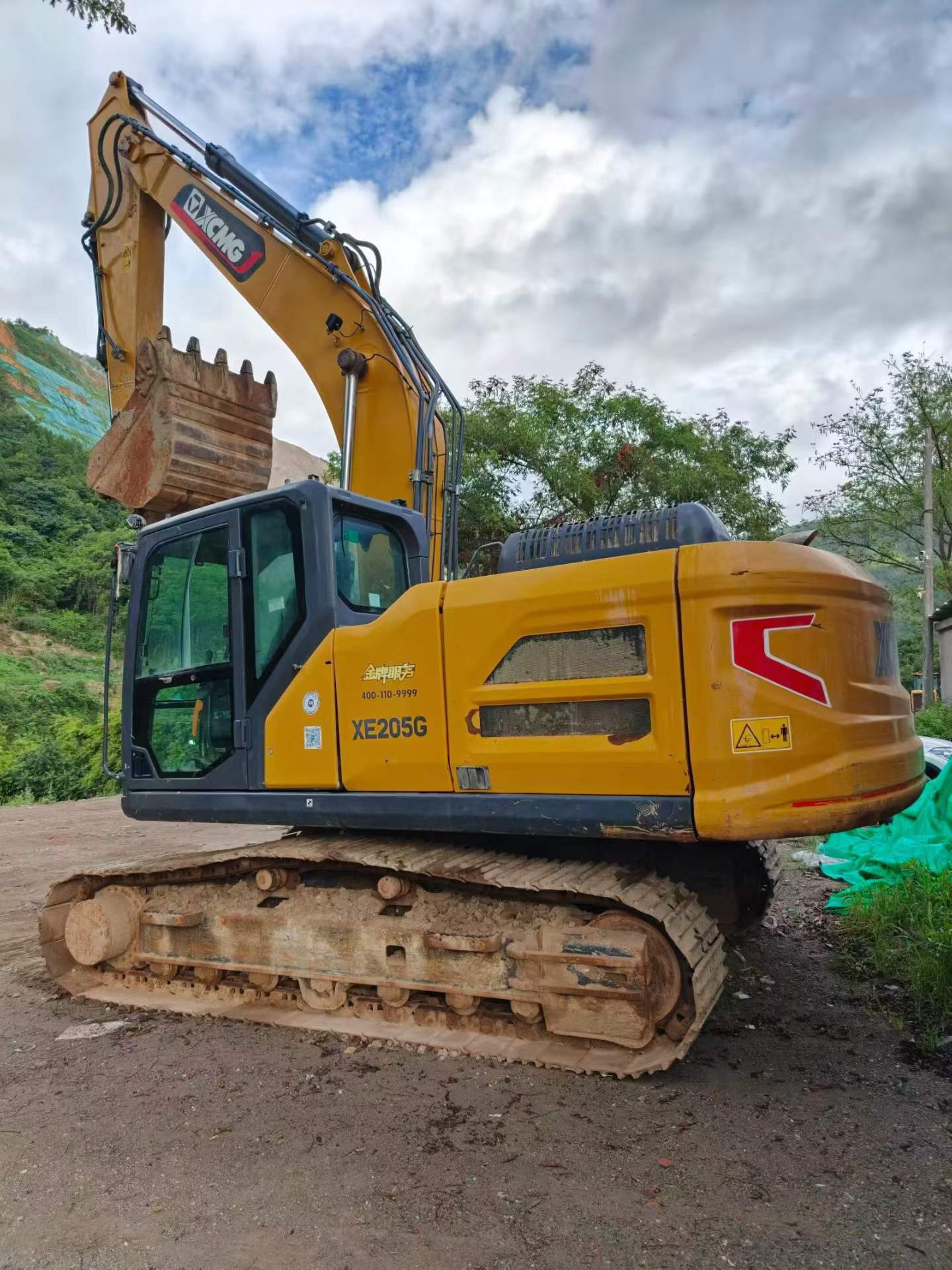 Buy XCMG XE205DA Used Excavator / 2 Buy XCMG XE205DA Used Excavator / 2