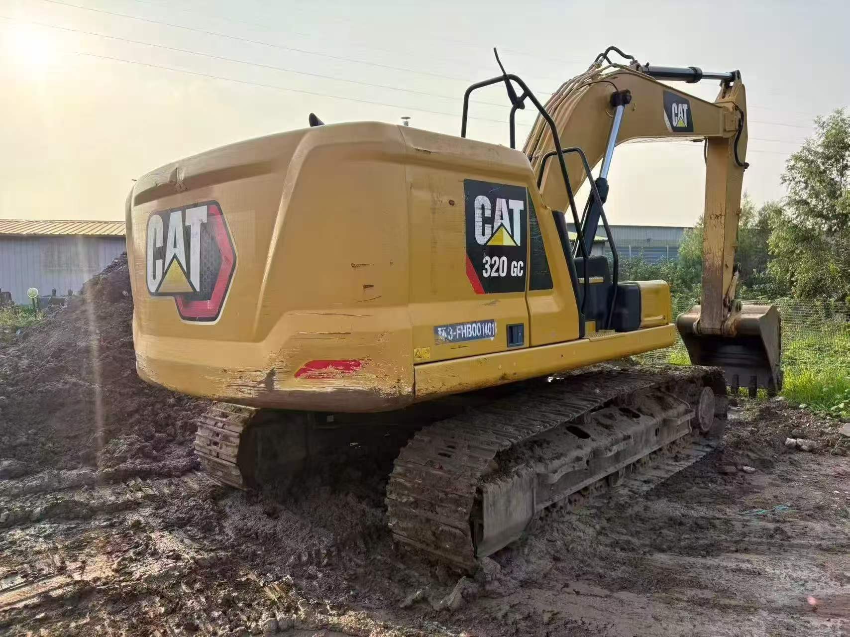 Compre Excavadora Caterpillar 320GC Usada / 2