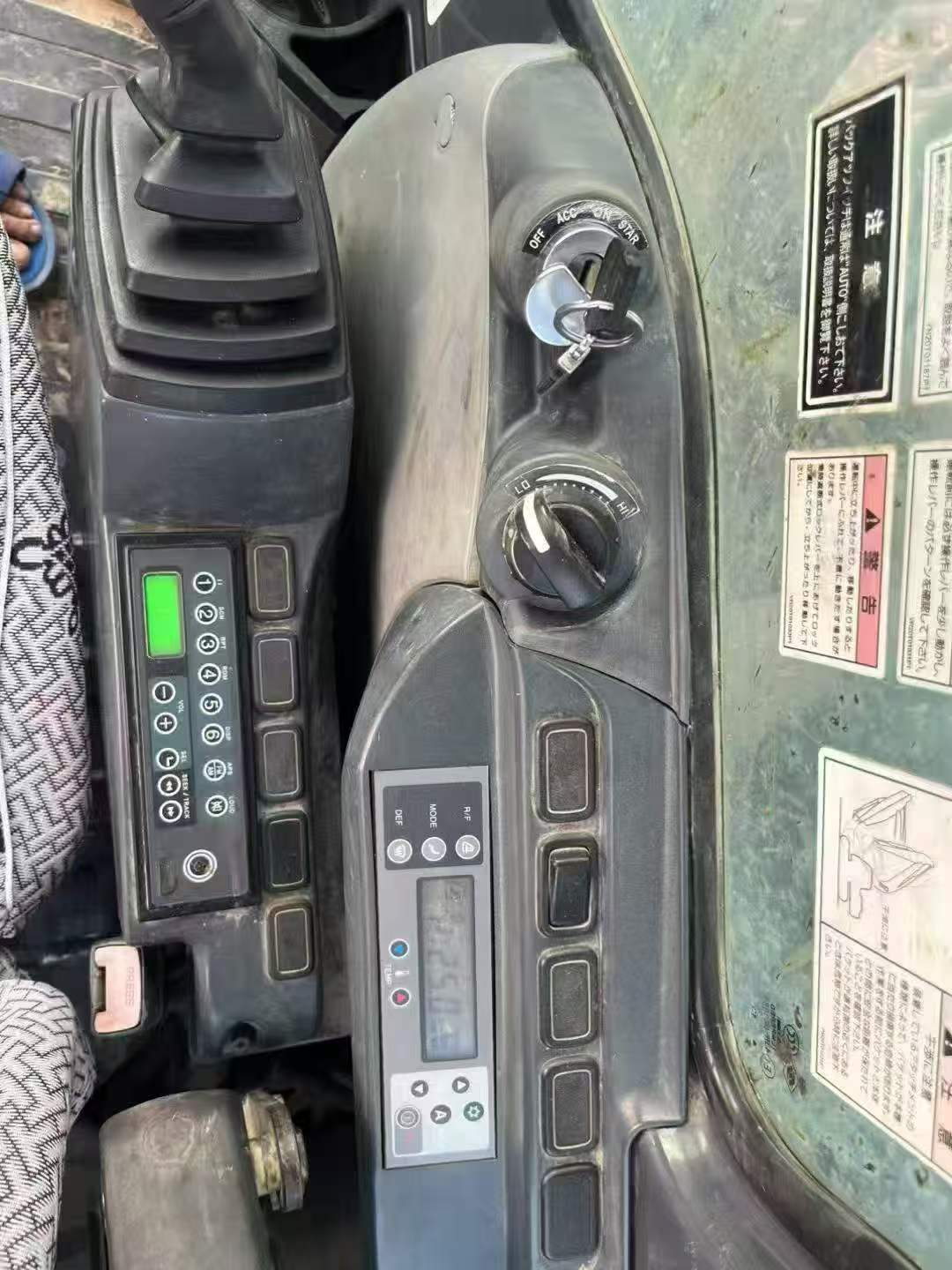 Compre Escavadeira Kobelco SK200-2 Usada / 6
