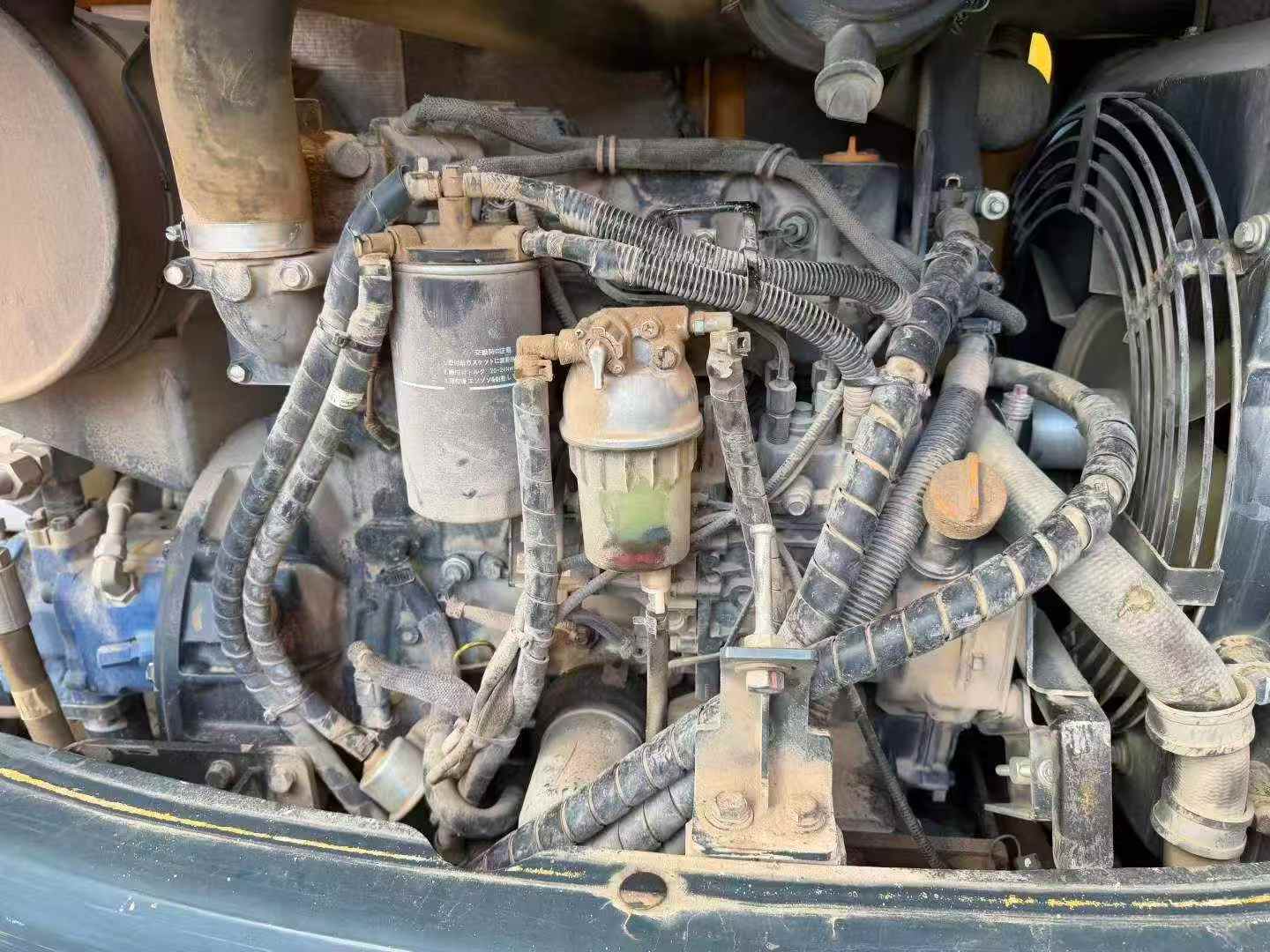 شراء حفارة Hyundai HX75 مستعملة / 4