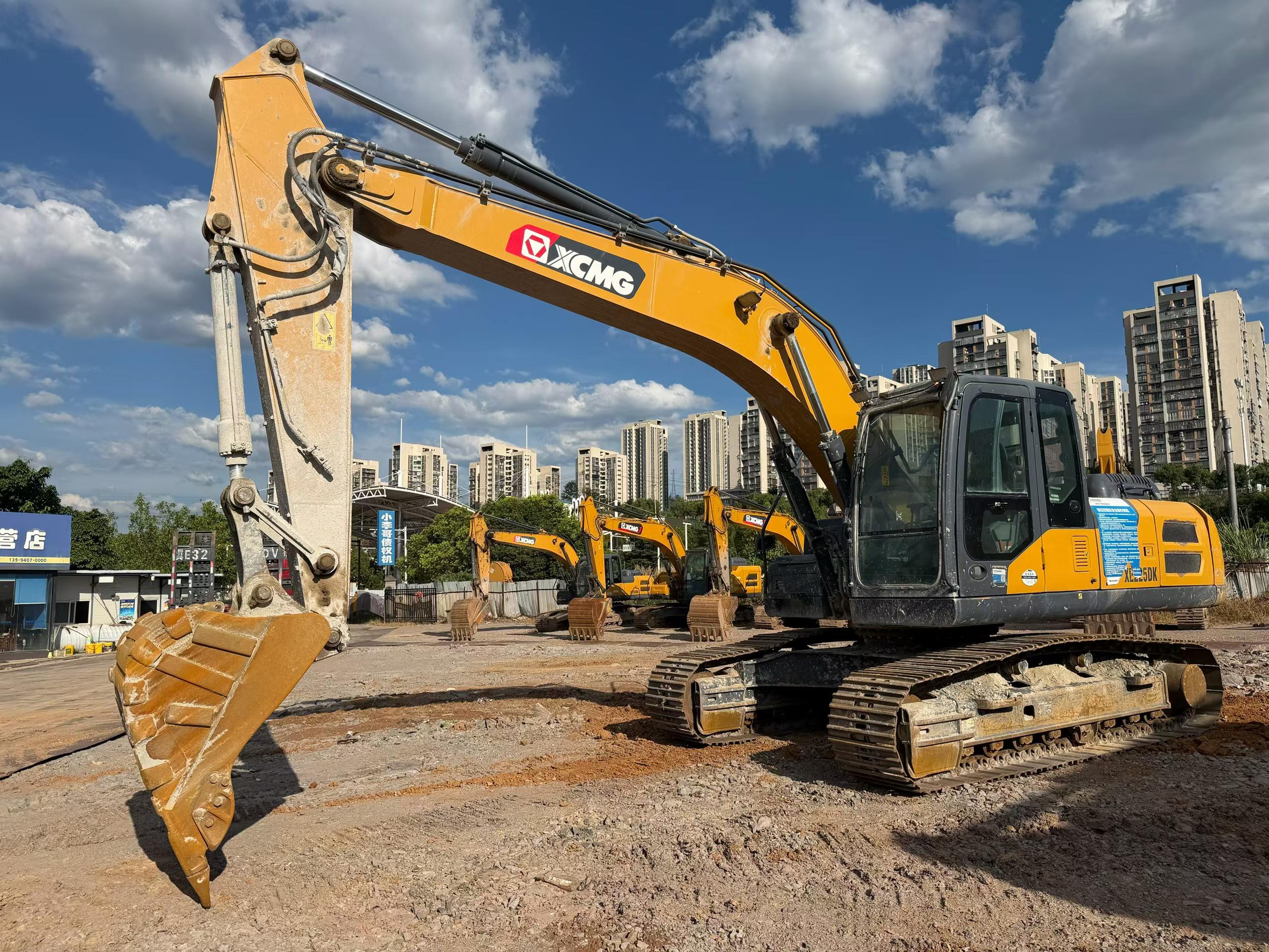 Comprar XCMG XE225DK Usado Excavadora