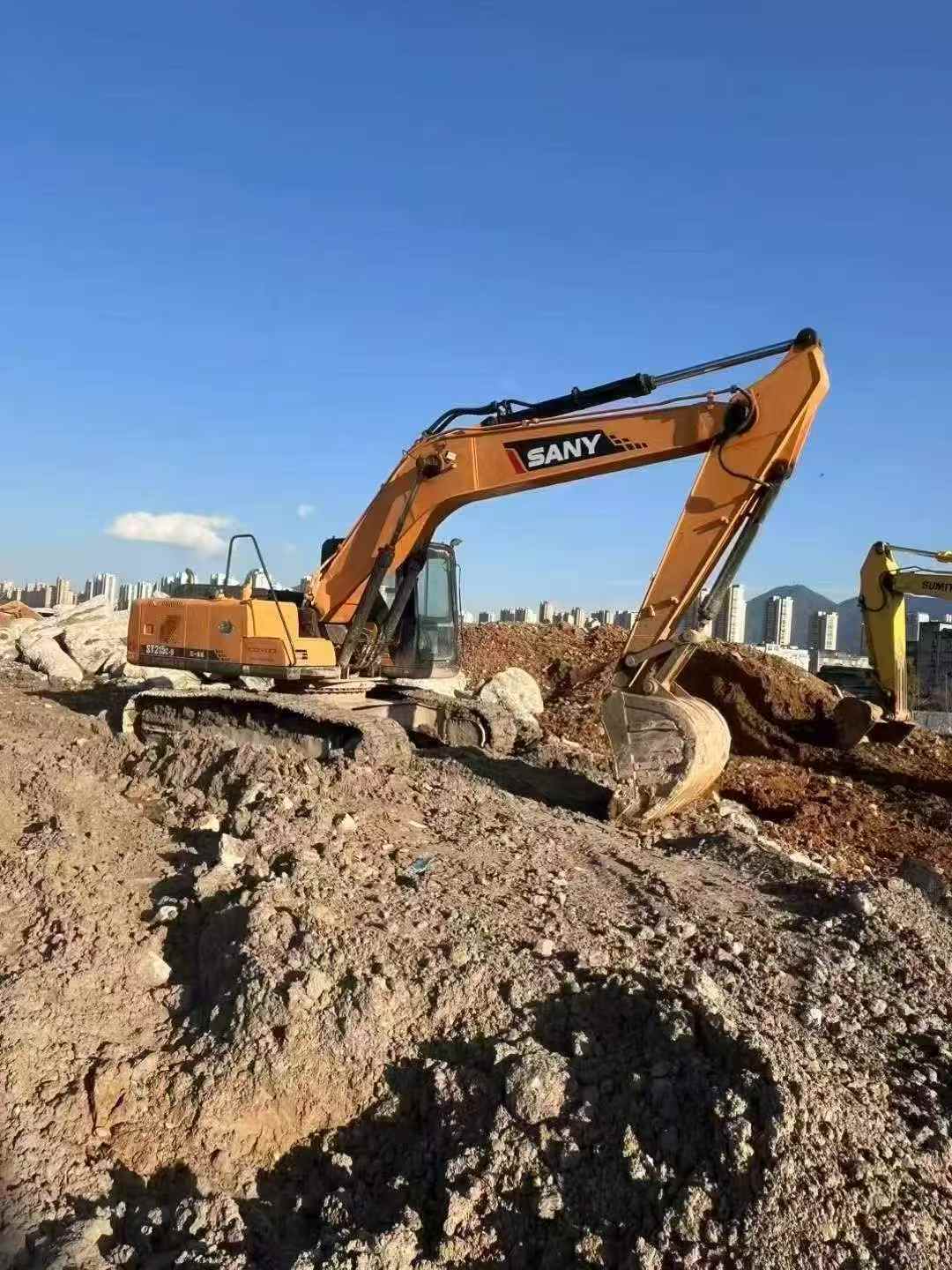 Buy Sany SY215C-8 Used Excavator / 3 Buy Sany SY215C-8 Used Excavator / 3