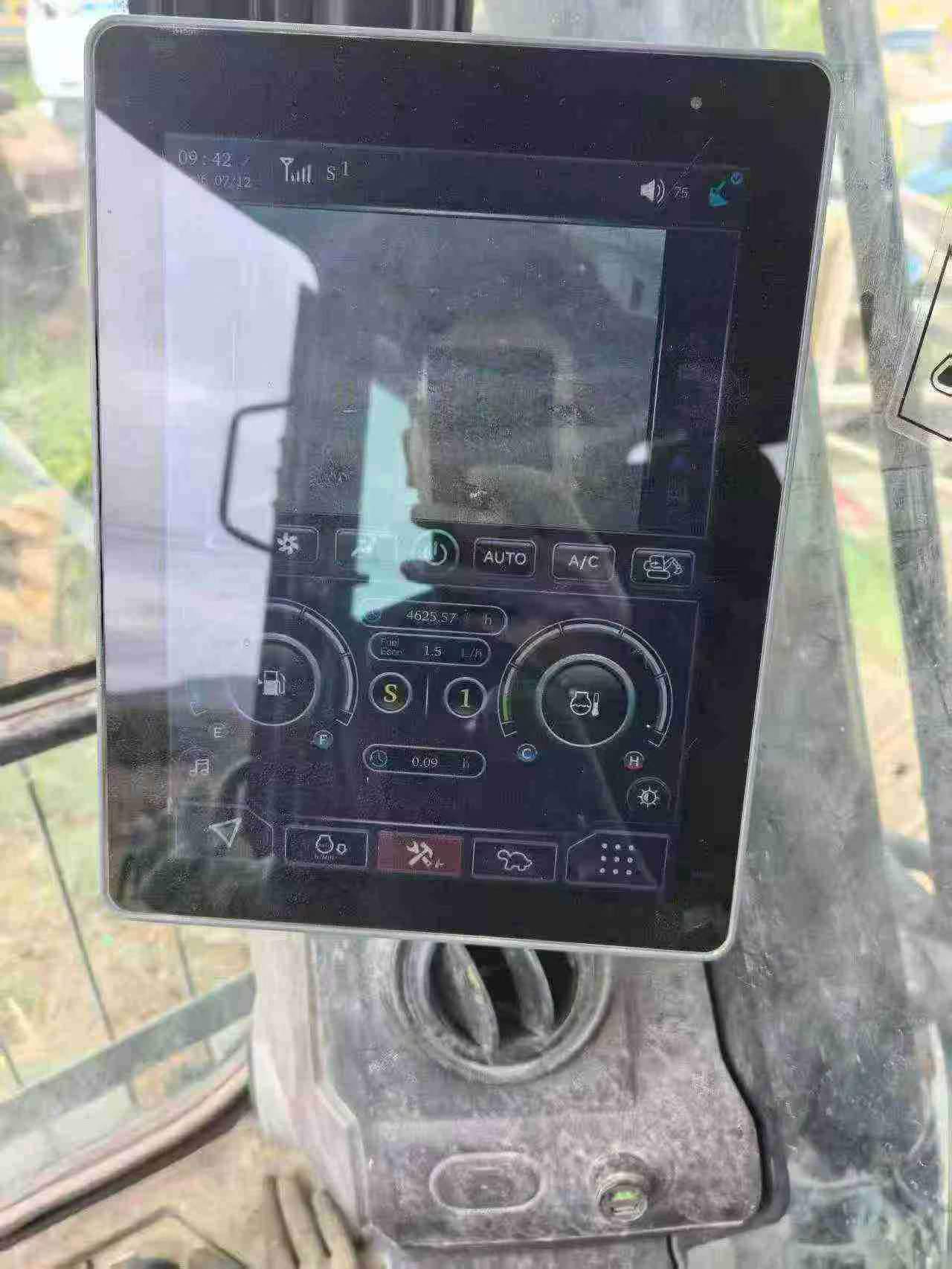 Buy Sany SY235C Used Excavator / 4