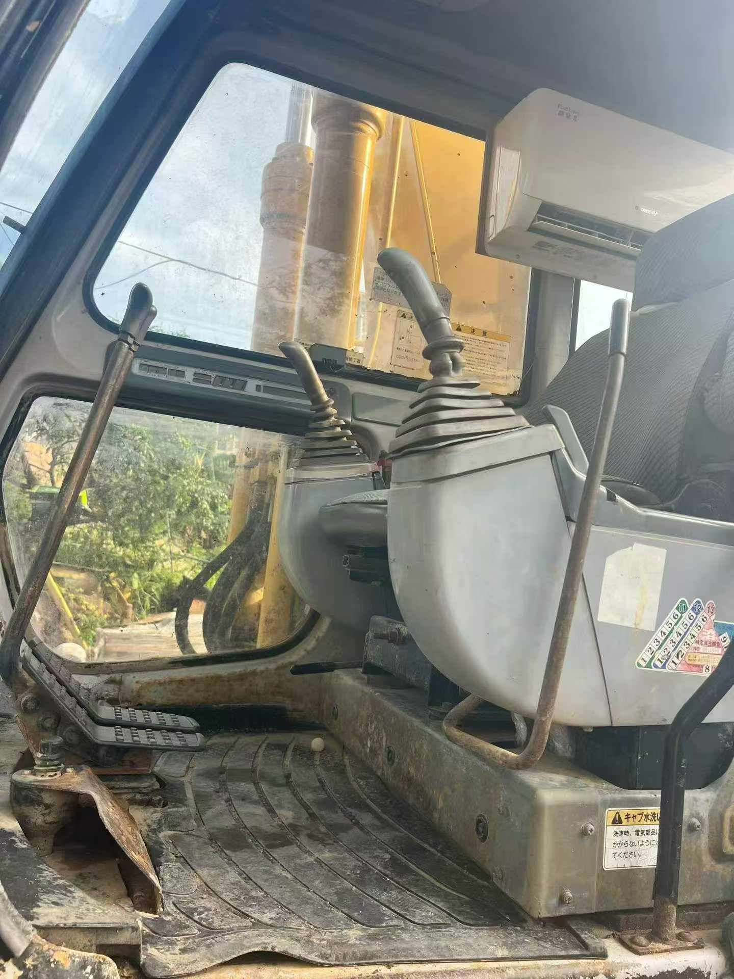 Buy Sumitomo SH200A2 Used Excavator / 4