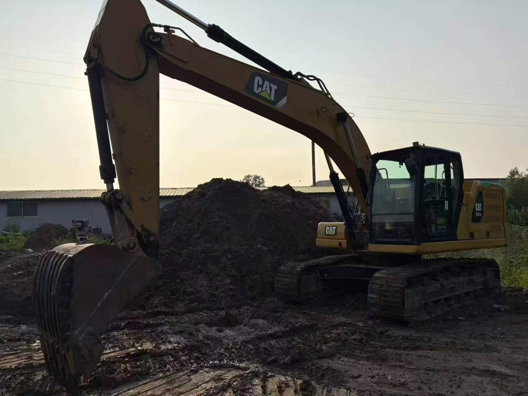 Compre Excavadora Caterpillar 320GC Usada / 4