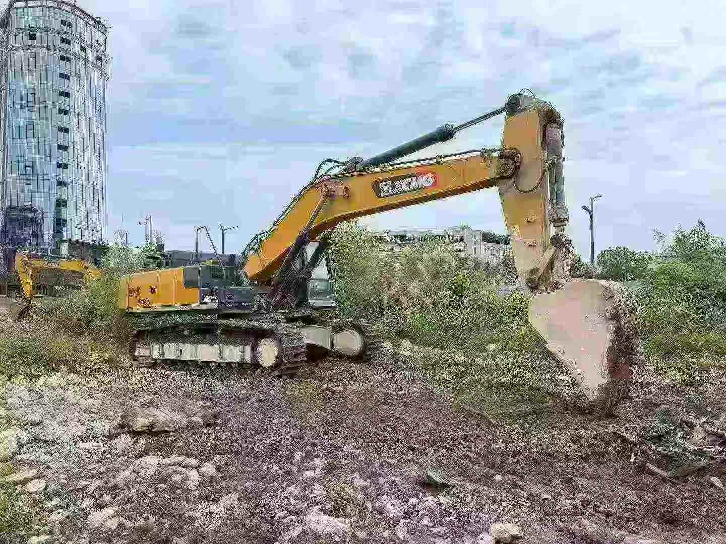 Buy XCMG XE490DK Used Excavator