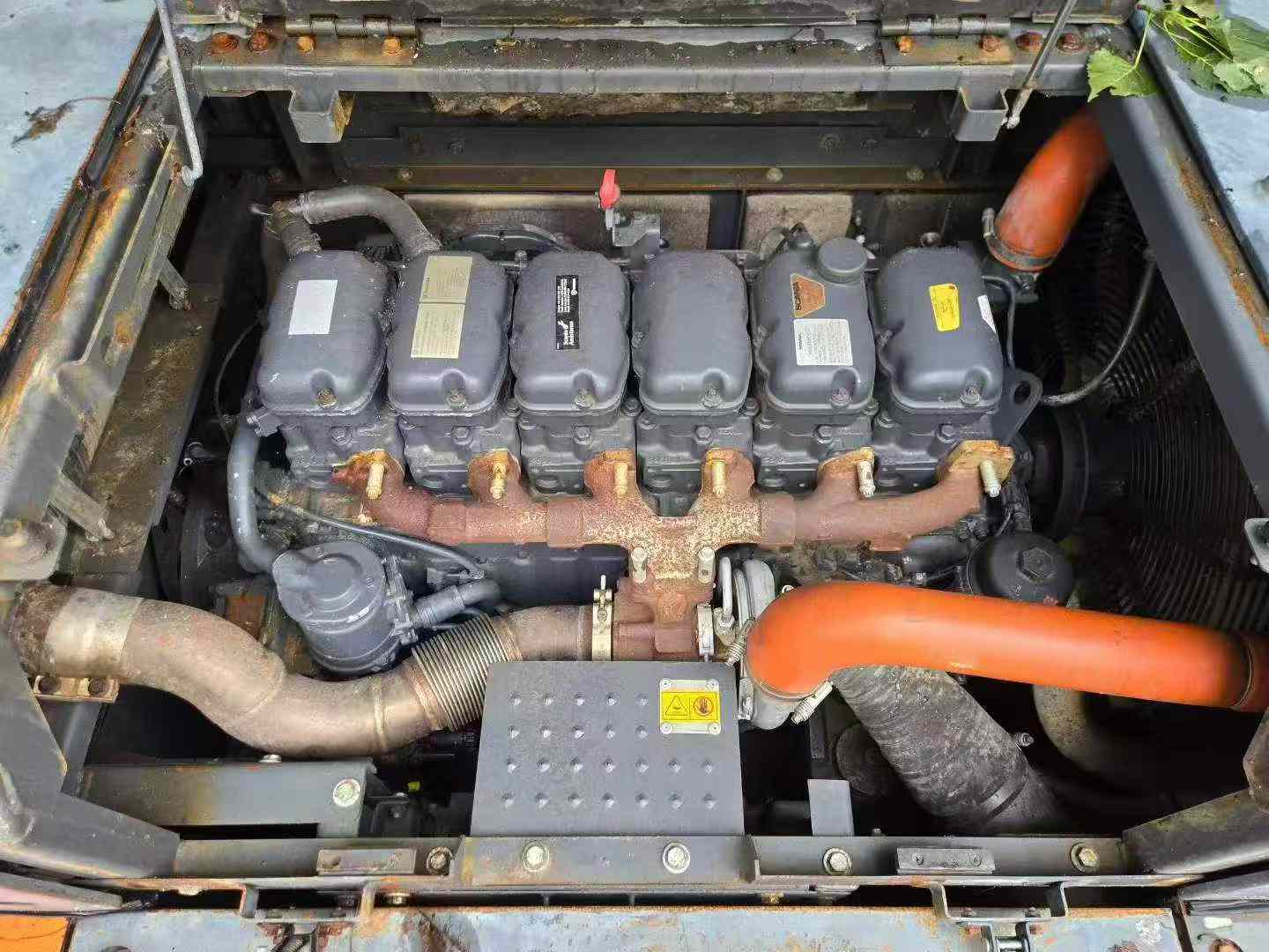 Compre Escavadeira Doosan DH420 Usada / 2 Compre Escavadeira Doosan DH420 Usada / 2