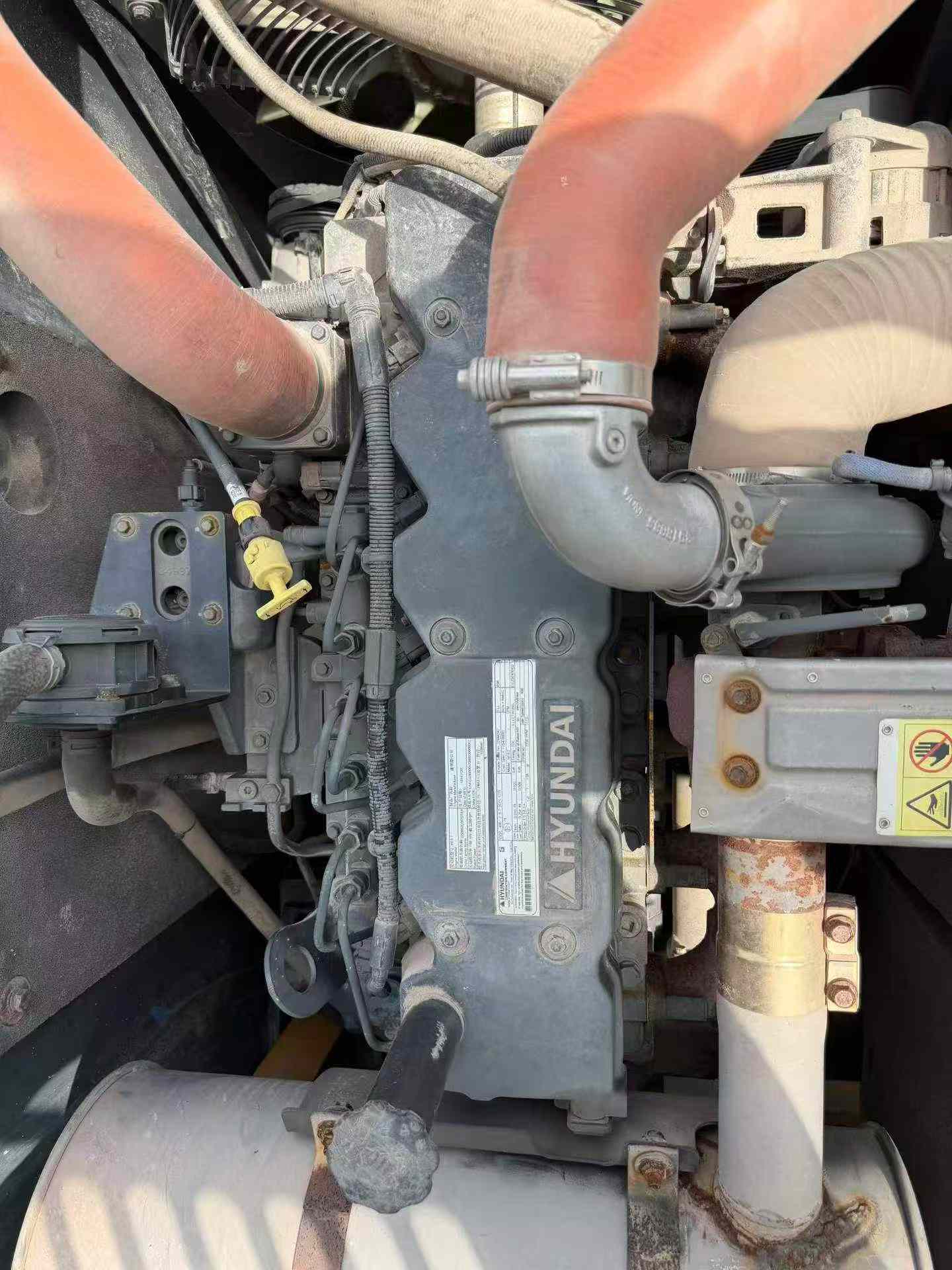 شراء حفارة Hyundai R150-7 مستعملة / 7
