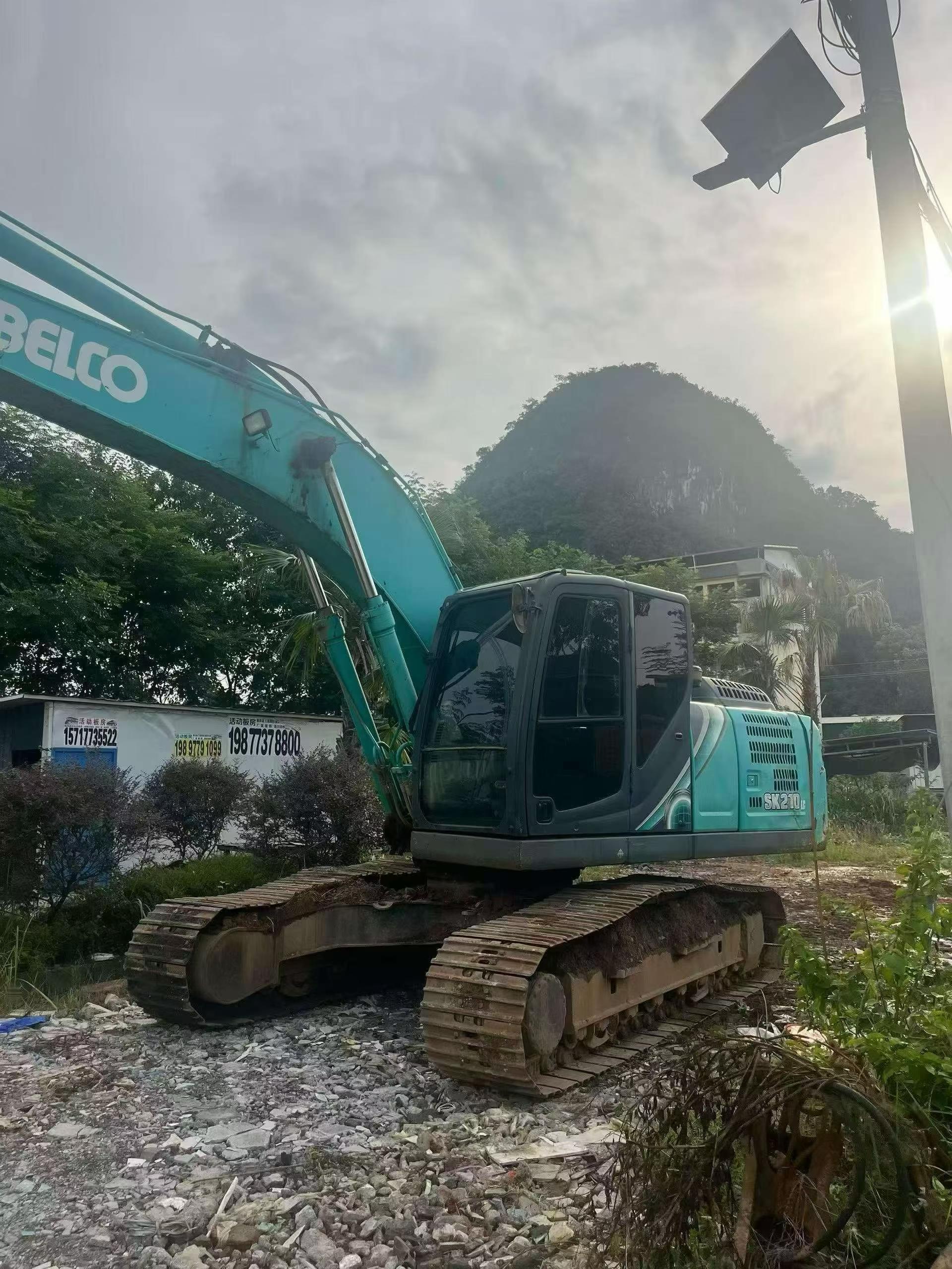 Buy Kobelco SK210-6 Used Excavator Buy Kobelco SK210-6 Used Excavator