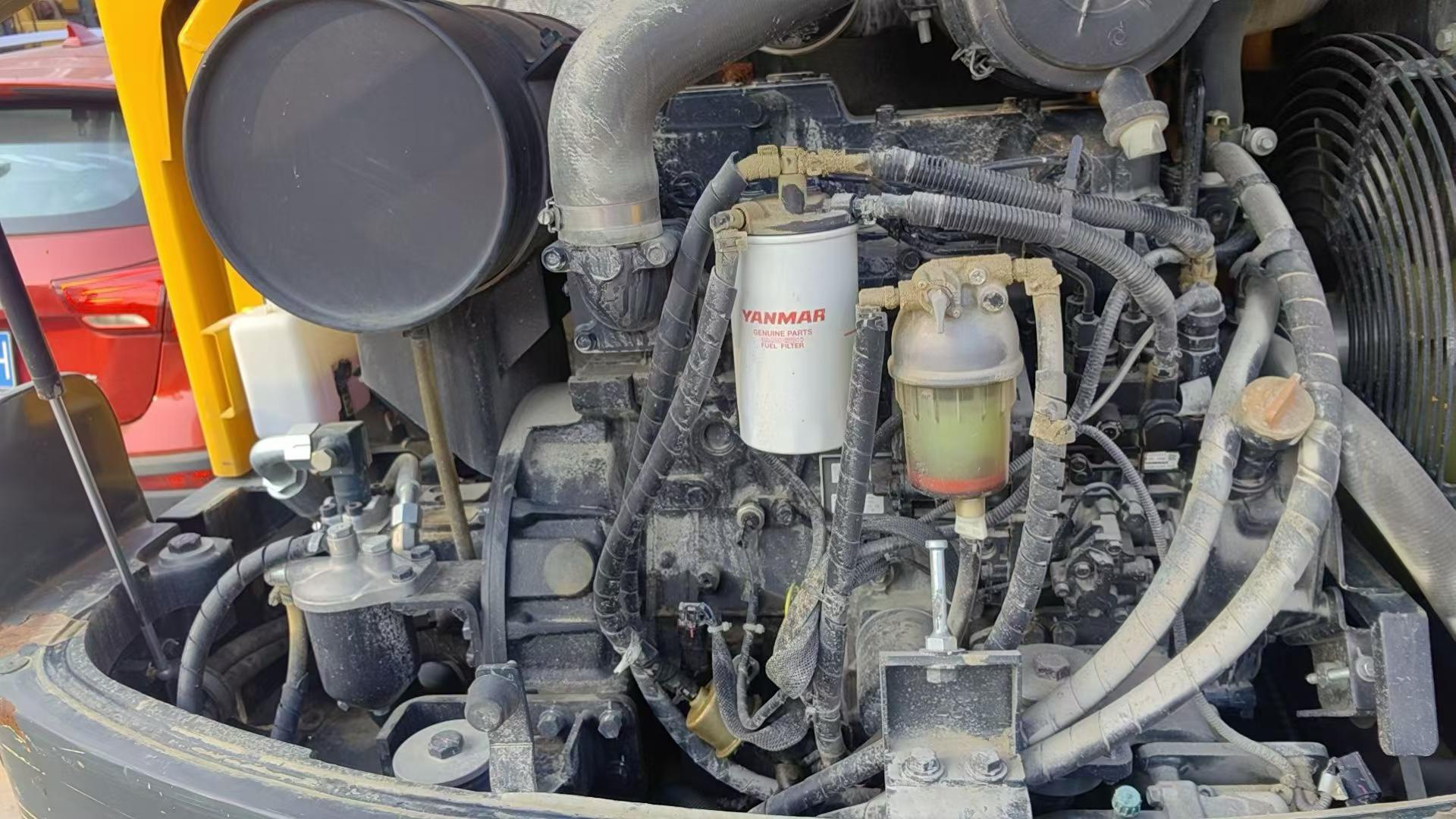 شراء حفارة Hyundai HX55 مستعملة / 7