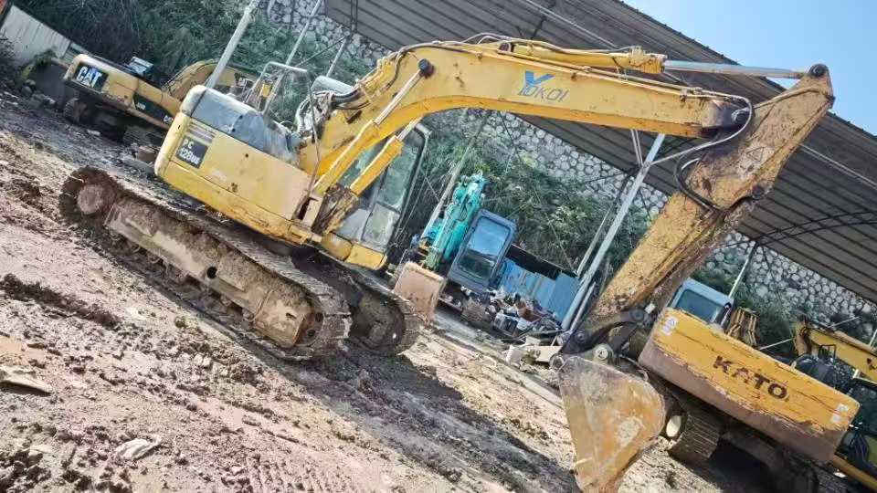 Buy Komatsu PC128US Used Excavator / 3