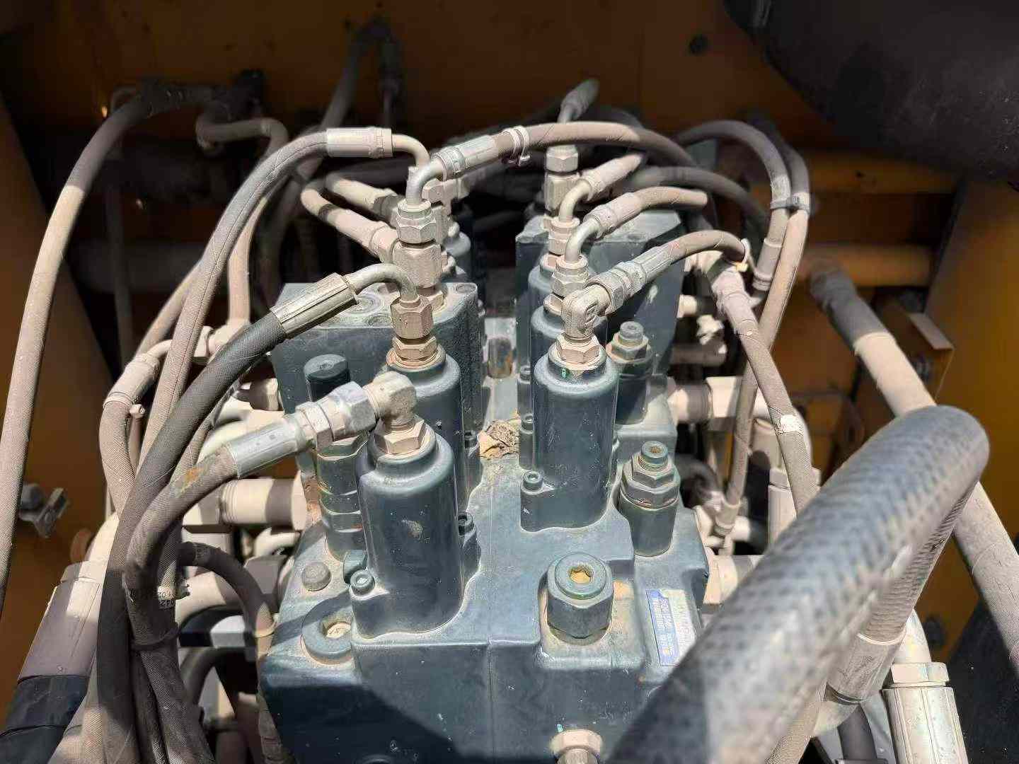 شراء حفارة Hyundai R150-7 مستعملة / 6