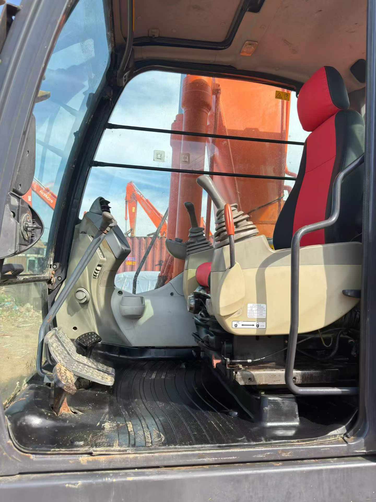 Buy Hitachi ZX200-5G Used Excavator / 9 Buy Hitachi ZX200-5G Used Excavator / 9
