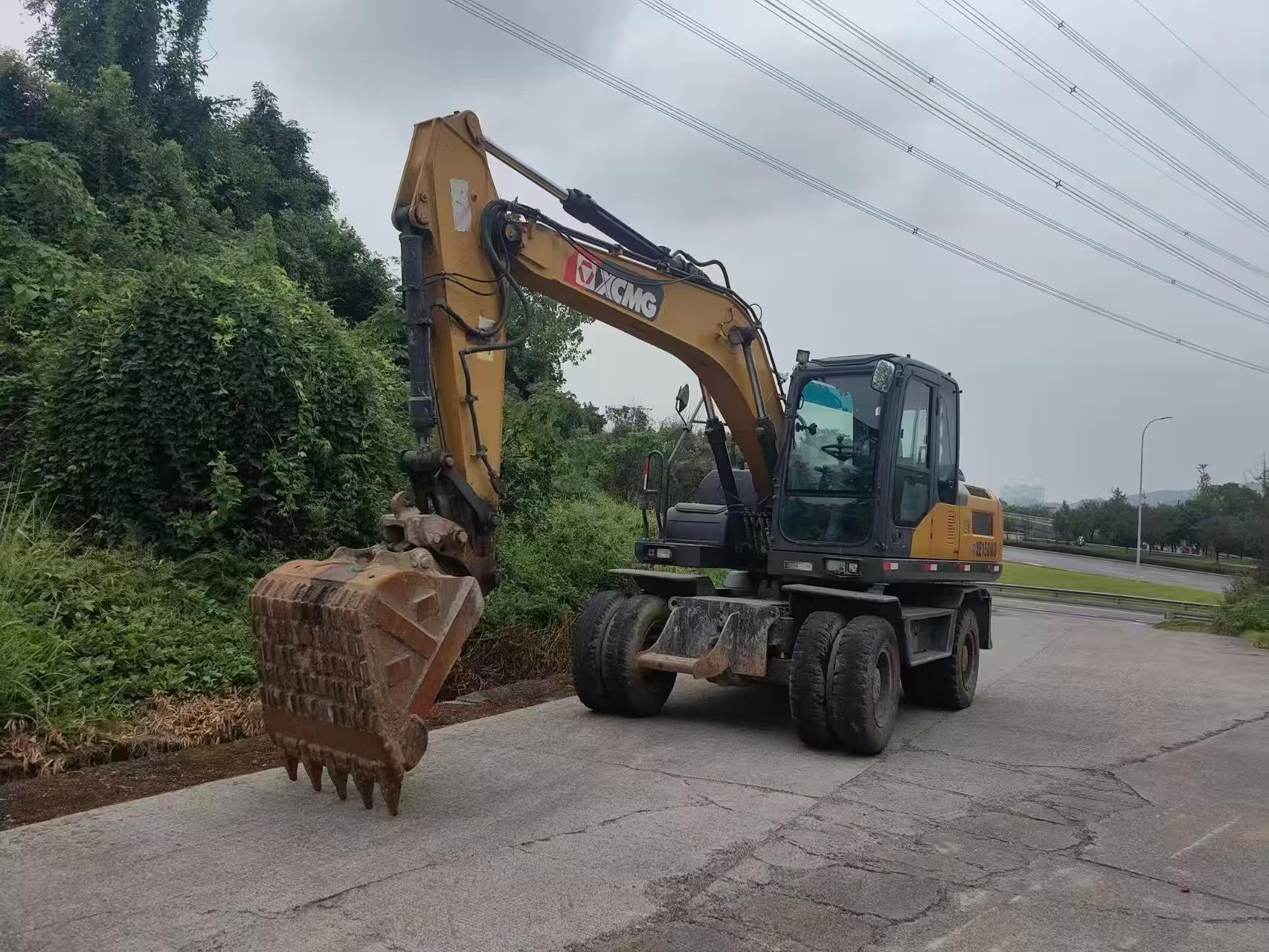 Buy XCMG XE150 Used Excavator / 1