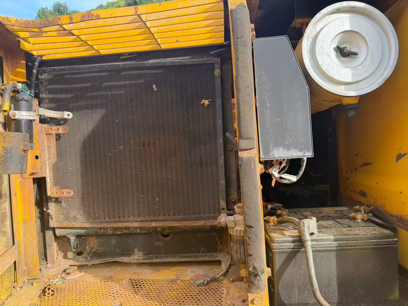 Buy Kato HD512-6 Used Excavator / 8