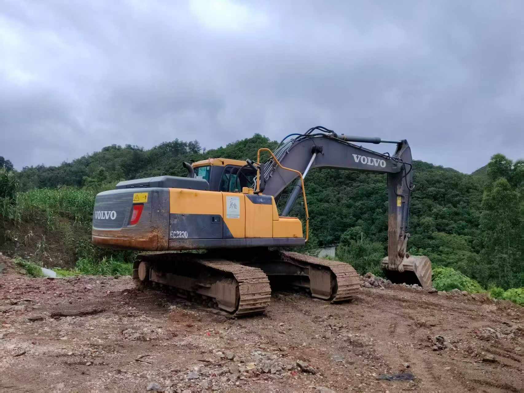 Buy Volvo EC210D Used Excavator / 1