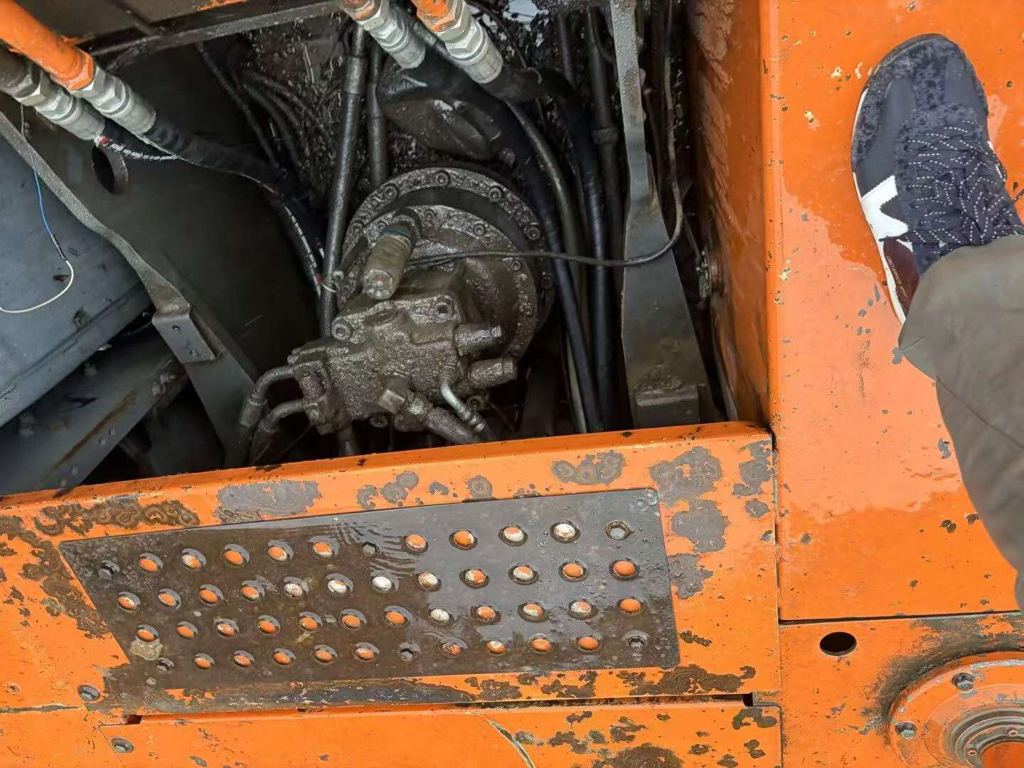 Buy Hitachi EX270 Used Excavator / 4