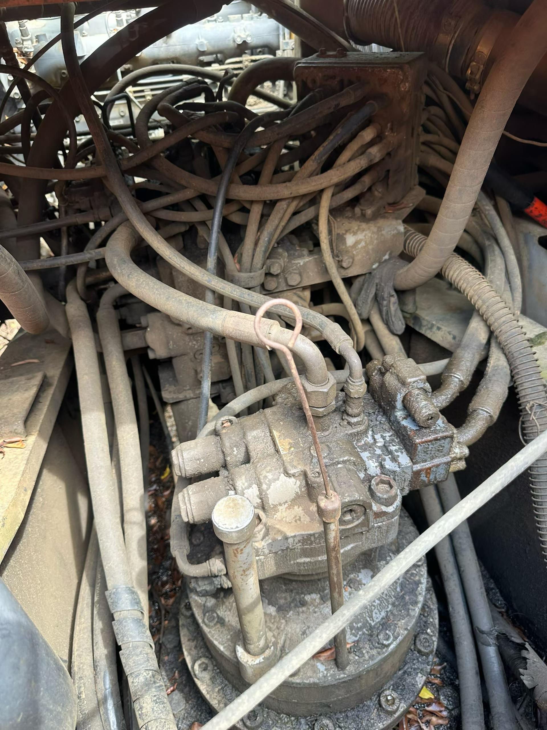 Buy Hitachi EX240-3 Used Excavator / 3 Buy Hitachi EX240-3 Used Excavator / 3