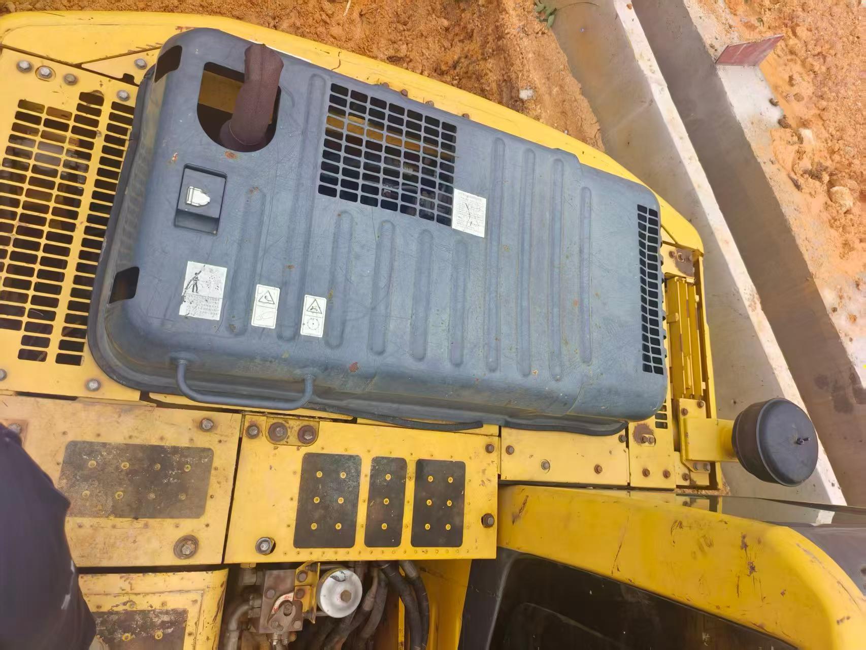 Buy Komatsu PC130-8 Used Excavator / 8 Buy Komatsu PC130-8 Used Excavator / 8