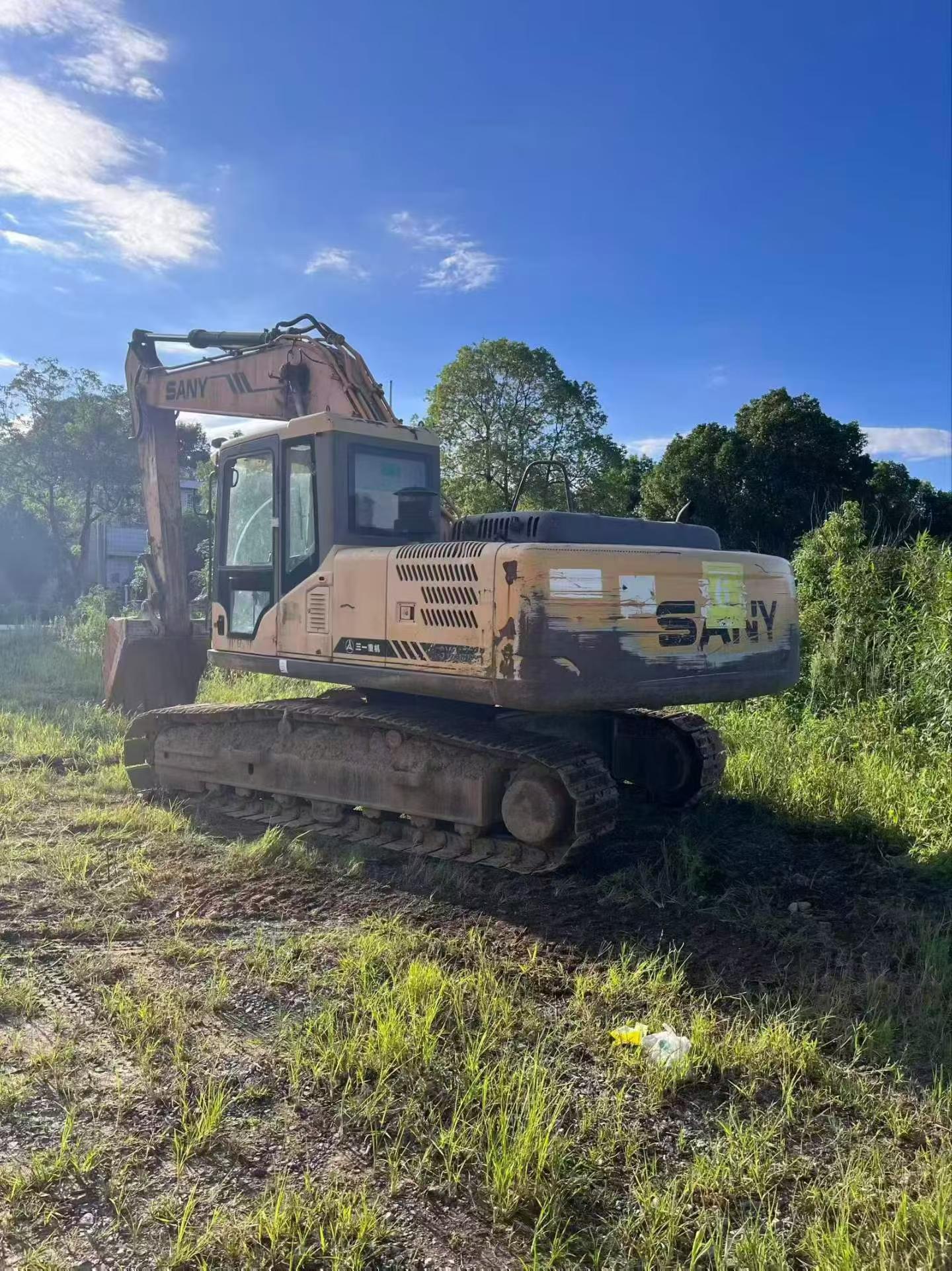 Buy Sany SY205C-8 Used Excavator / 1