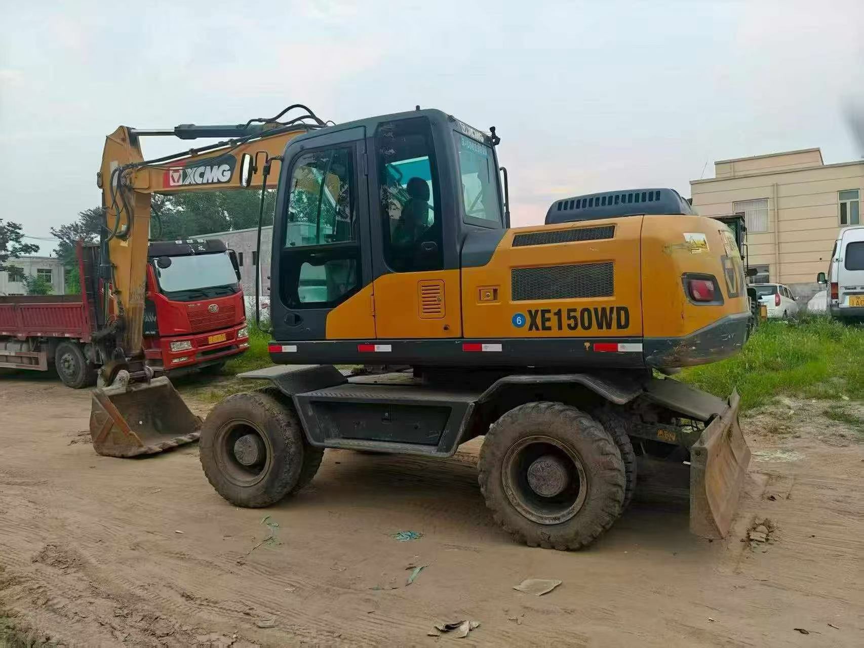 Compre Excavadora XCMG XE150 Usada / 2