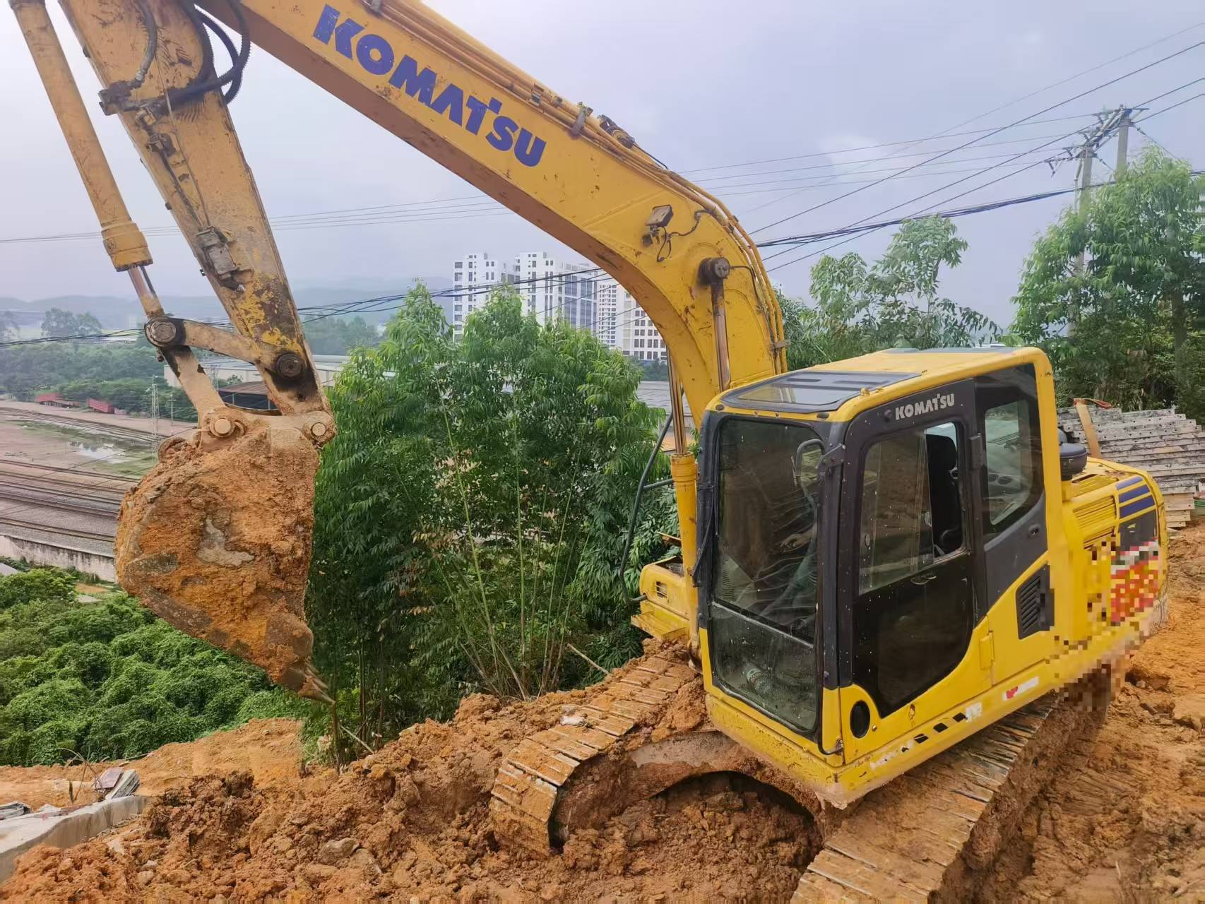 Buy Komatsu PC130-8 Used Excavator / 2 Buy Komatsu PC130-8 Used Excavator / 2