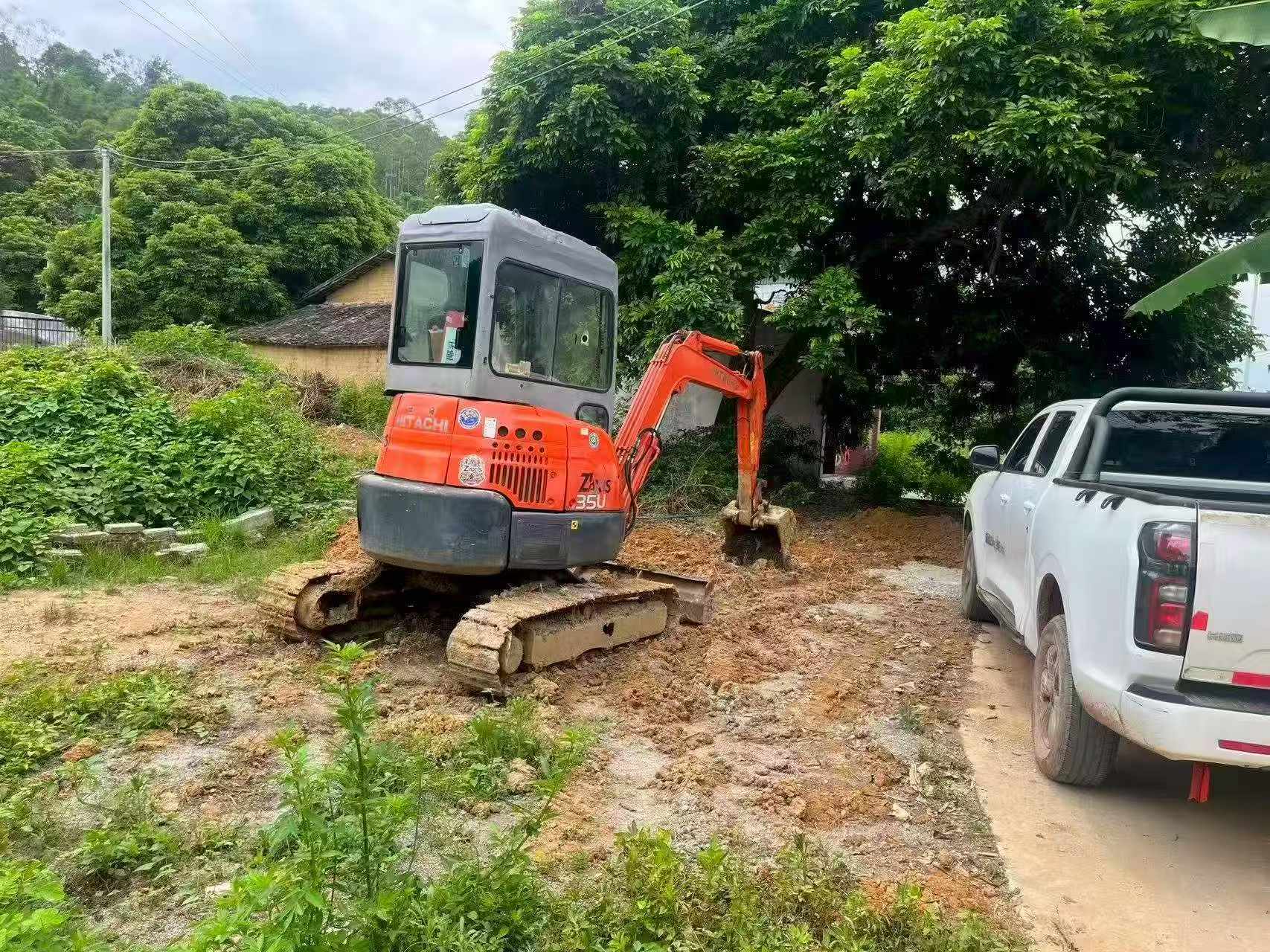 Buy Hitachi EX35 Used Excavator / 3 Buy Hitachi EX35 Used Excavator / 3