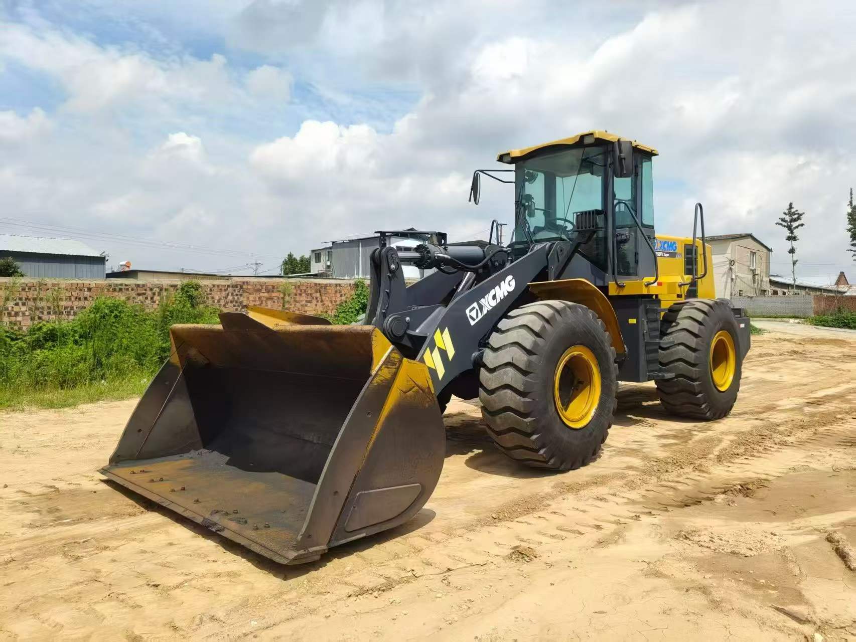 Buy XCMG Used Loader / 2 Buy XCMG Used Loader / 2