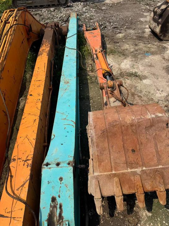 Buy Hitachi EX350 Used Excavator / 1