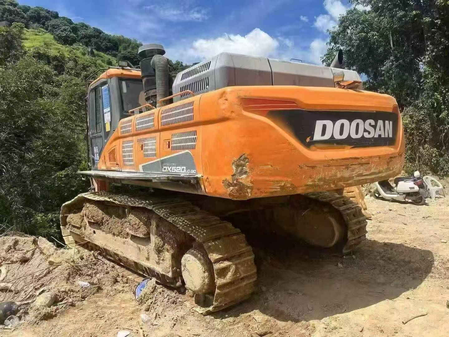 Купить Подержанный Экскаватор Doosan DX520LC / 2 Купить Подержанный Экскаватор Doosan DX520LC / 2