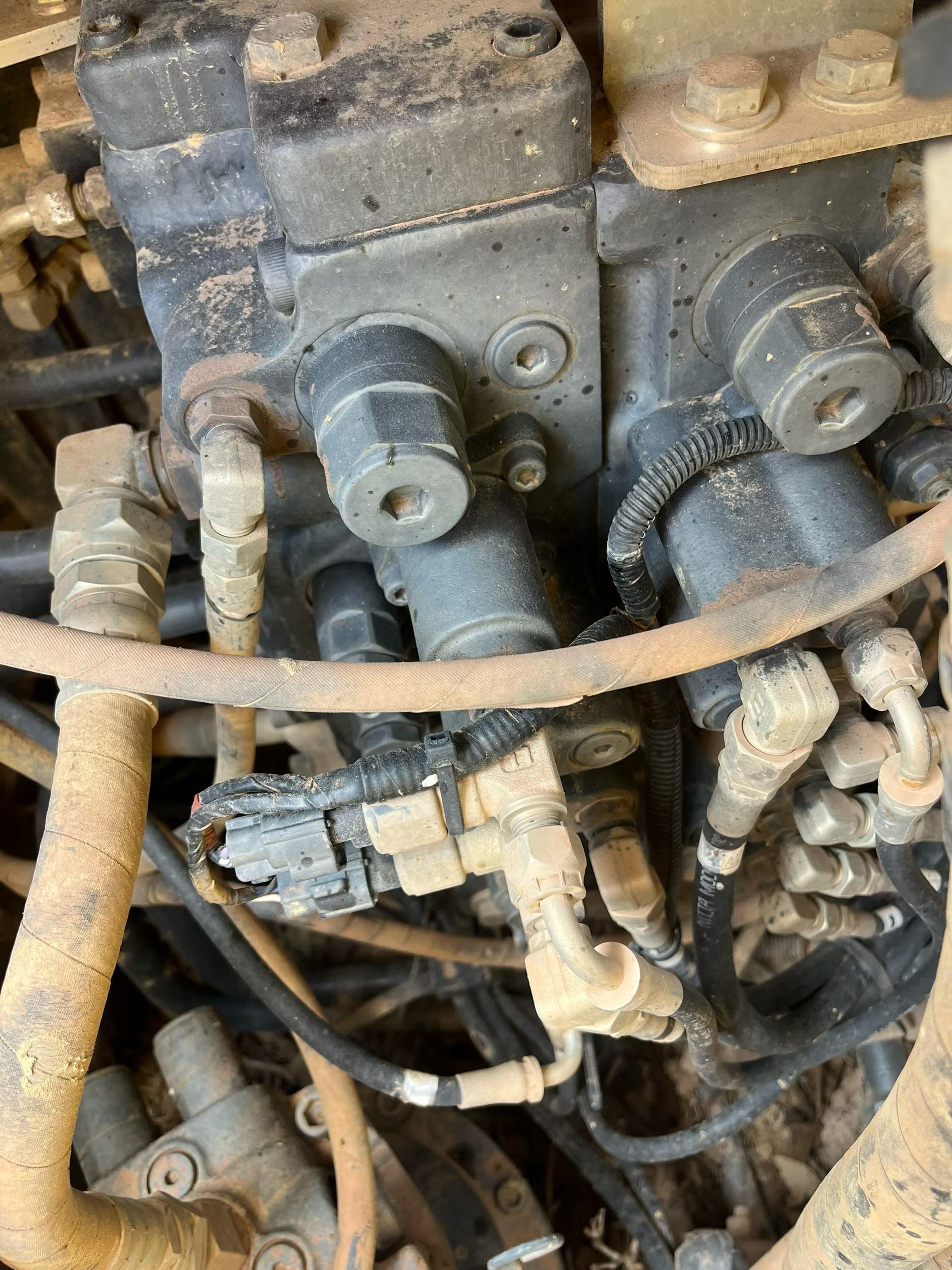 Buy Sumitomo SH210-5 Used Excavator / 4