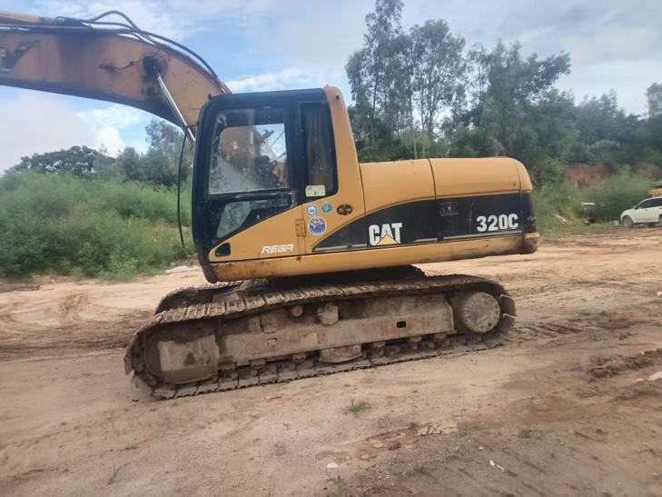 Buy Caterpillar 320C Used Excavator / 1