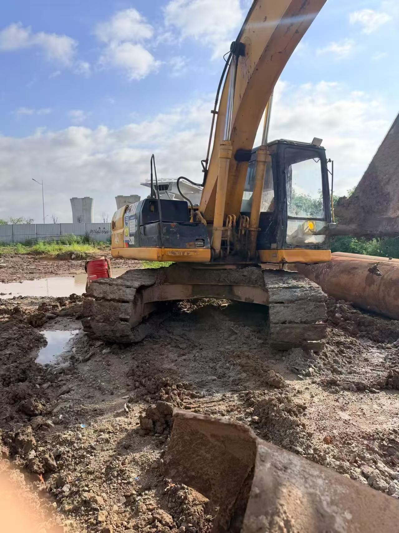 Buy Caterpillar 320B Used Excavator / 6 Buy Caterpillar 320B Used Excavator / 6